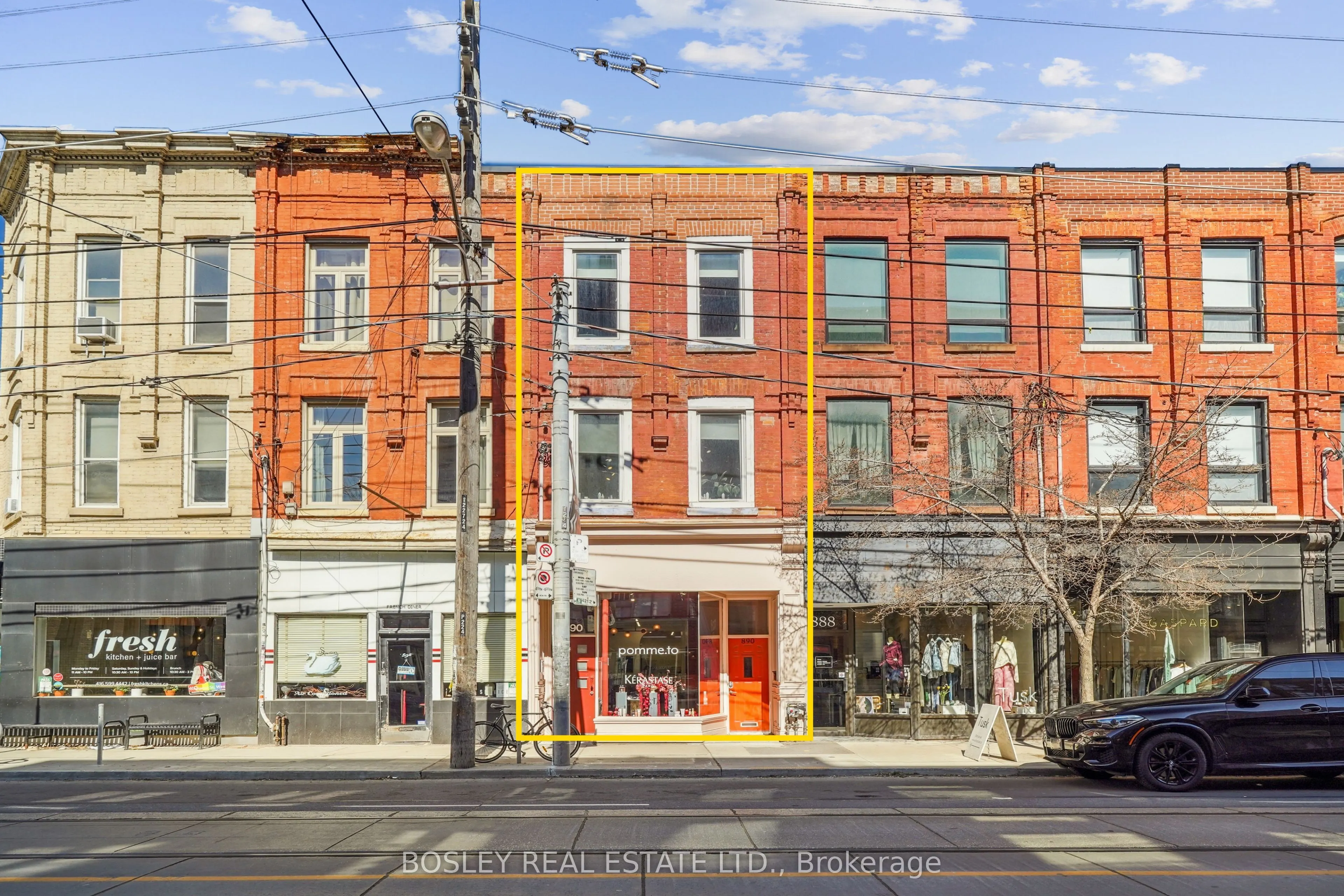 890 Queen Street W