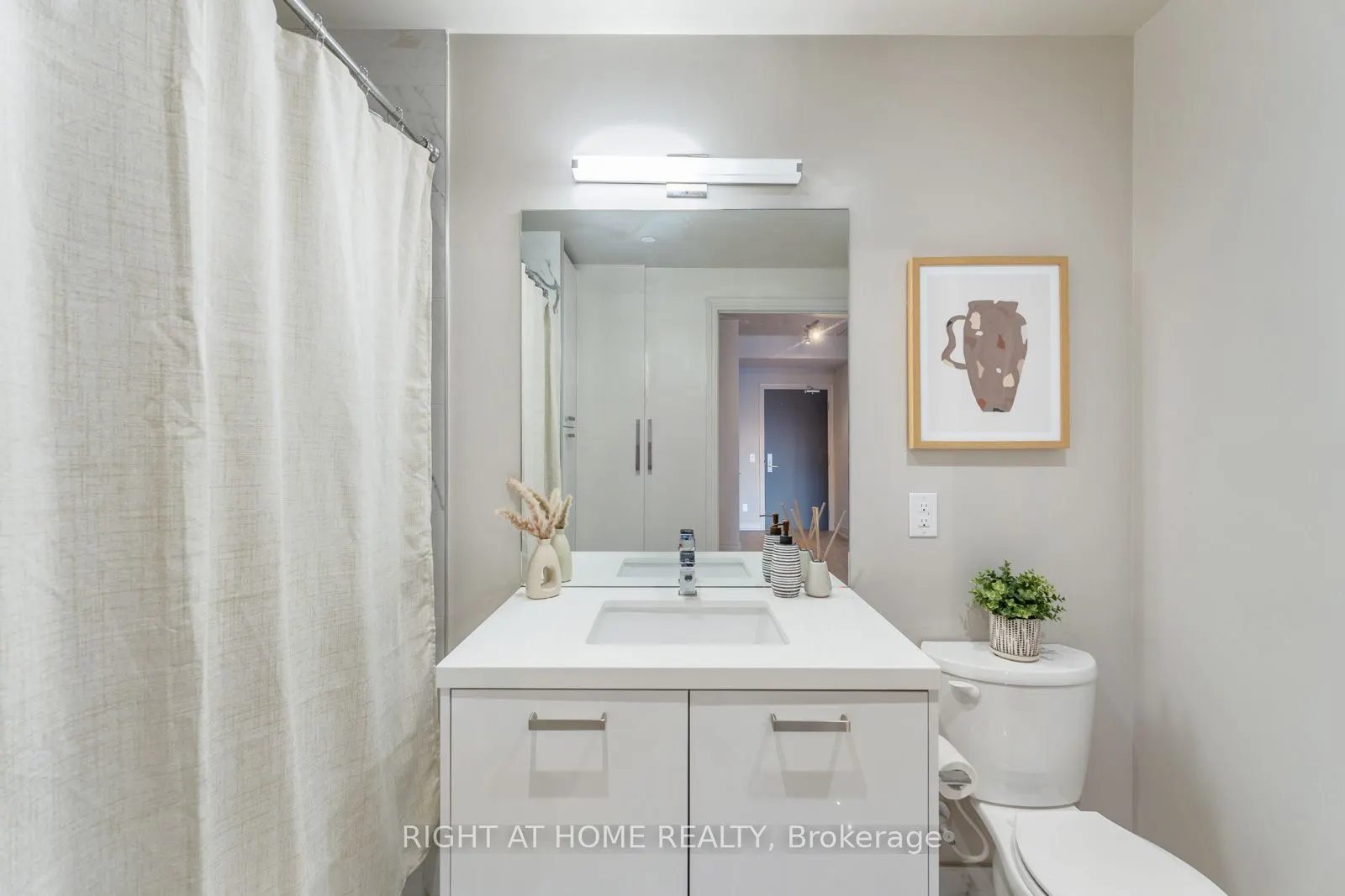608 Richmond Street W #320