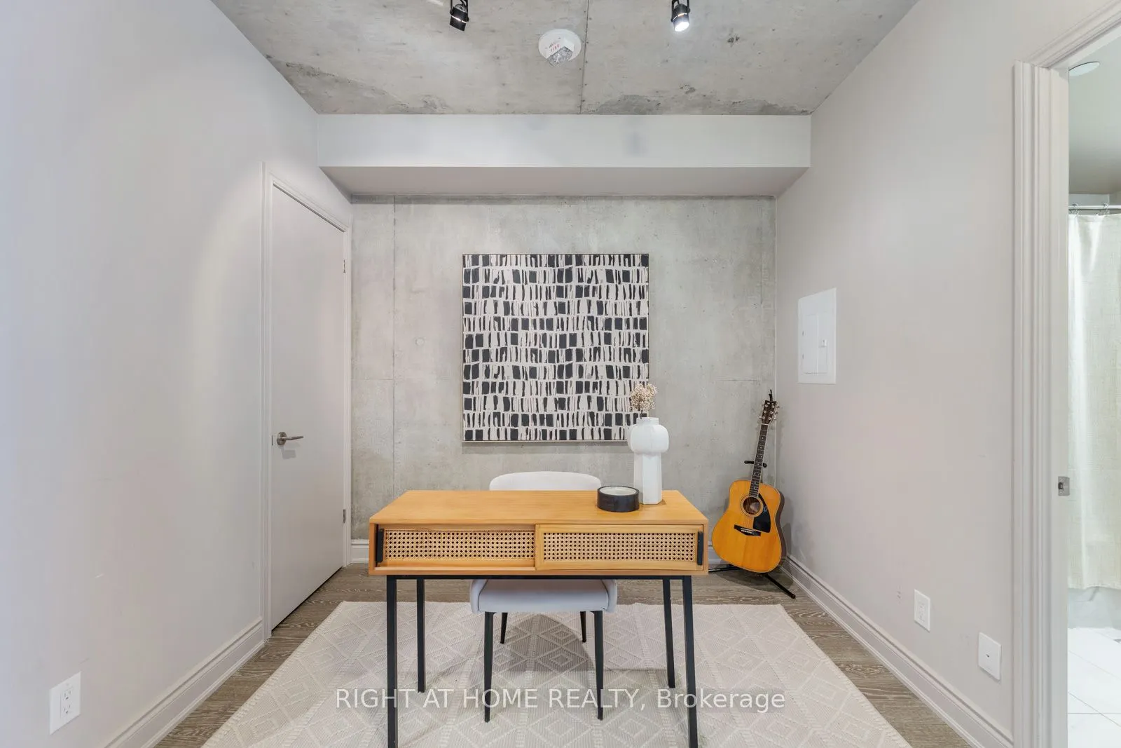 608 Richmond Street W #320
