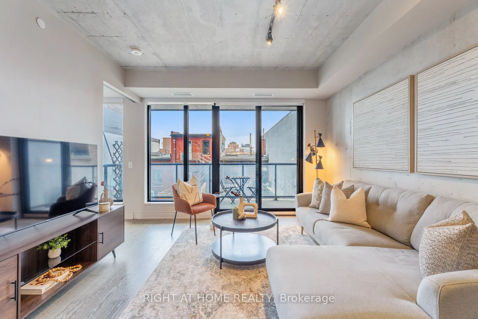 608 Richmond Street W #320