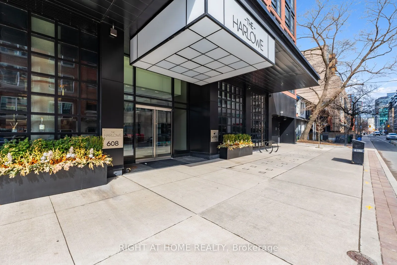608 Richmond Street W #320
