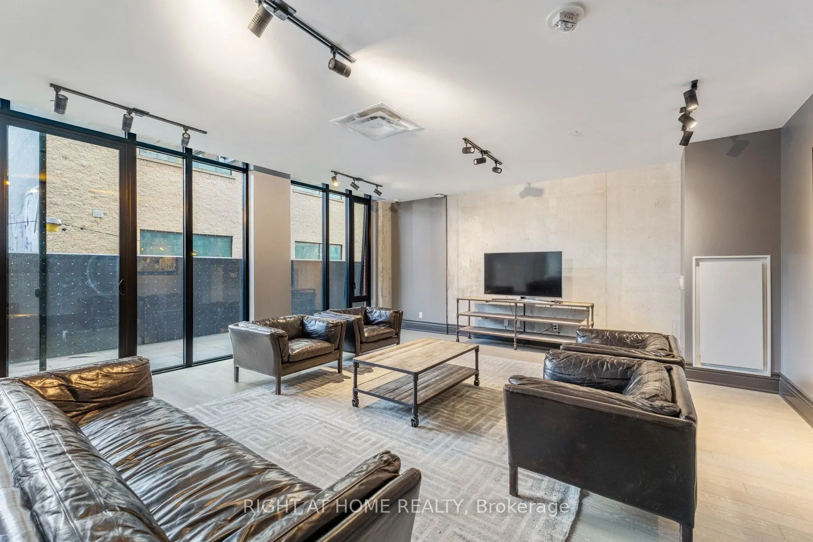 608 Richmond Street W #320