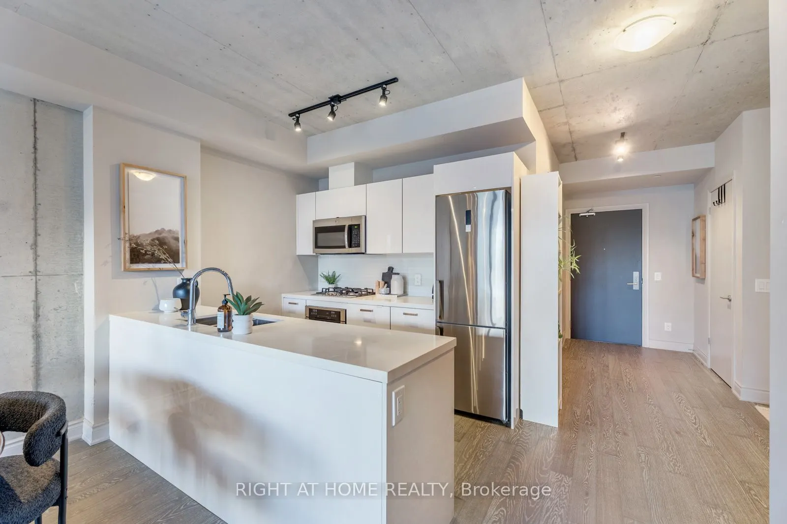 608 Richmond Street W #320