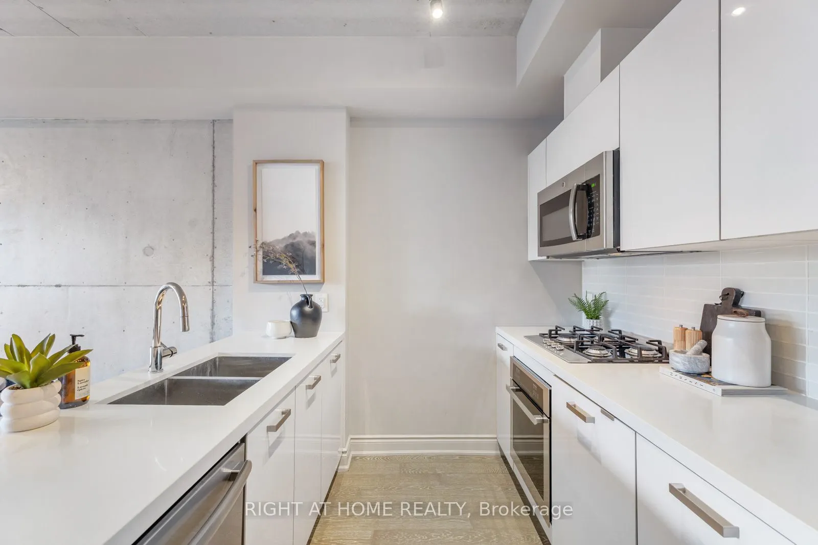 608 Richmond Street W #320