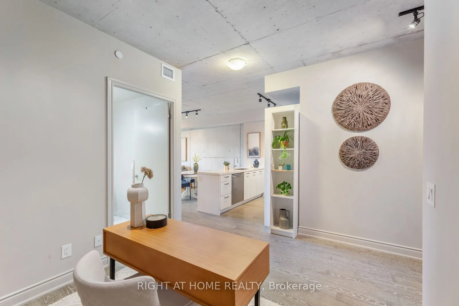 608 Richmond Street W #320