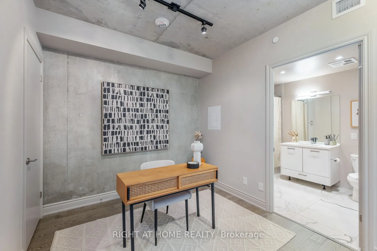 608 Richmond Street W #320