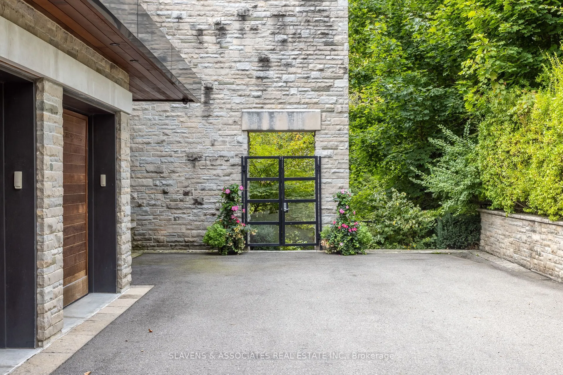 7 Oxbow Road