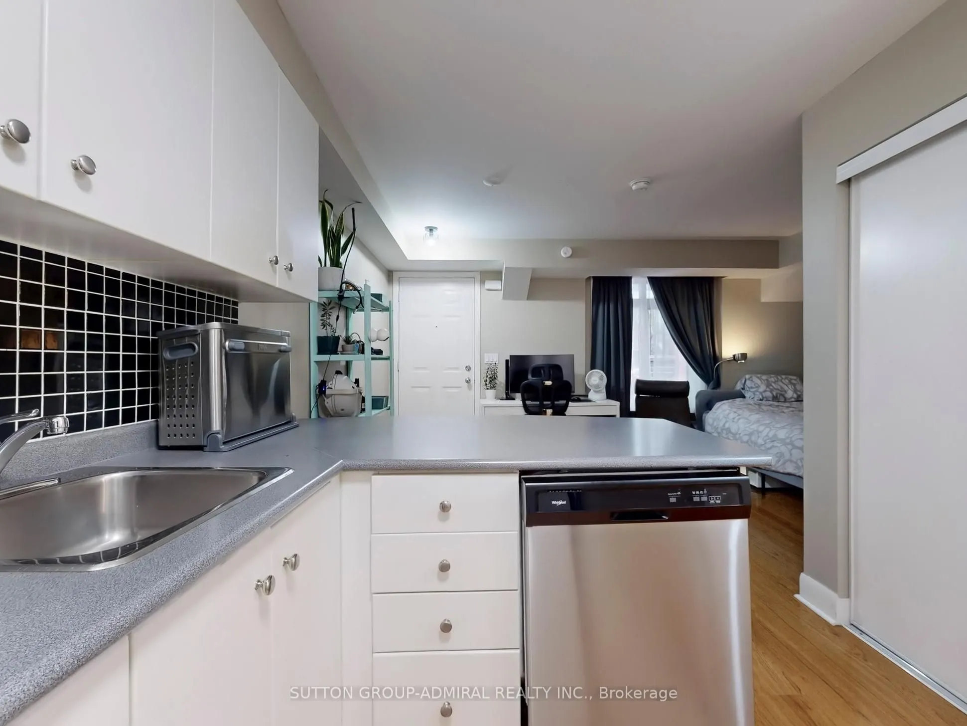 415 Jarvis Street, #152