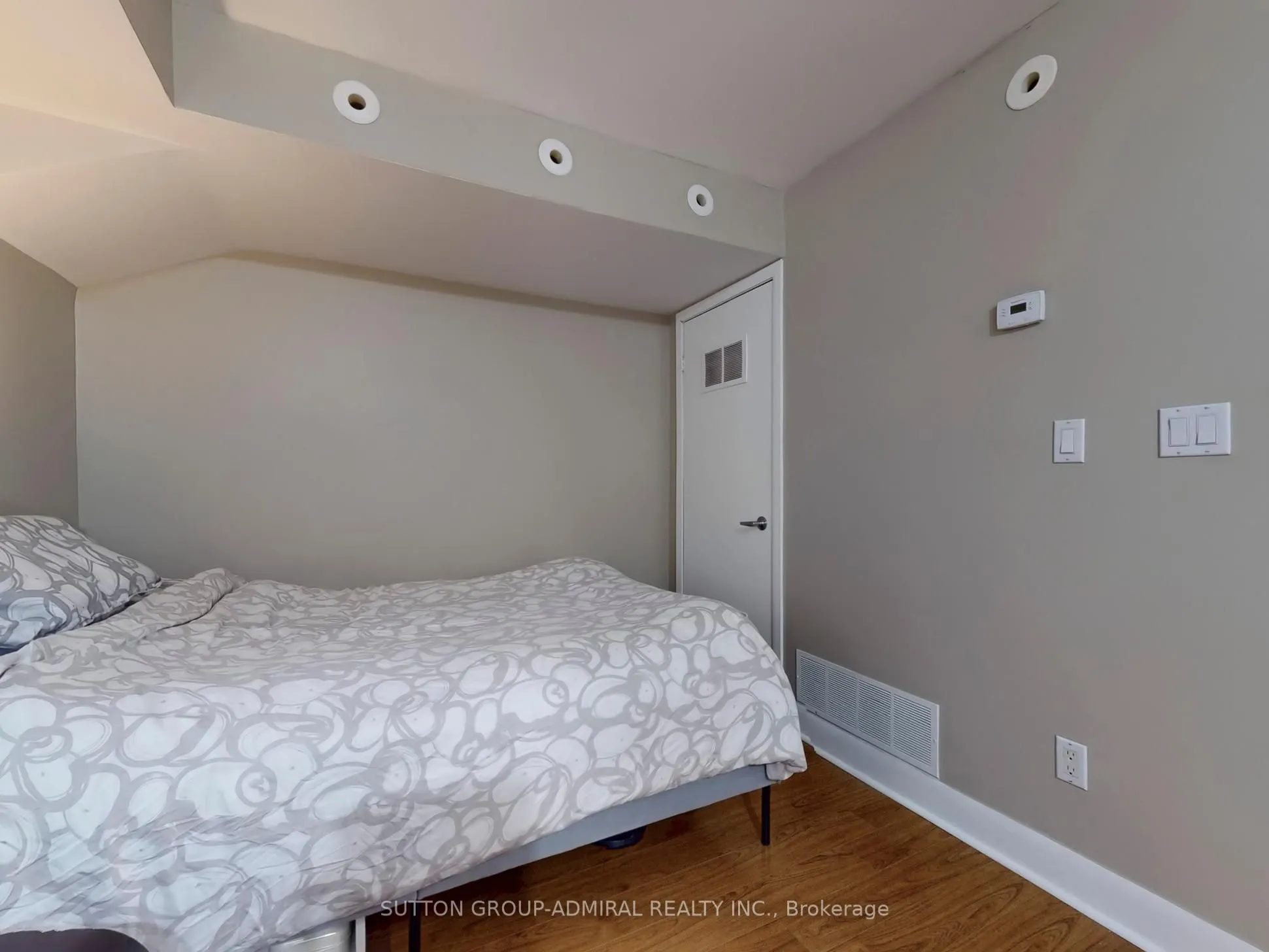 415 Jarvis Street, #152