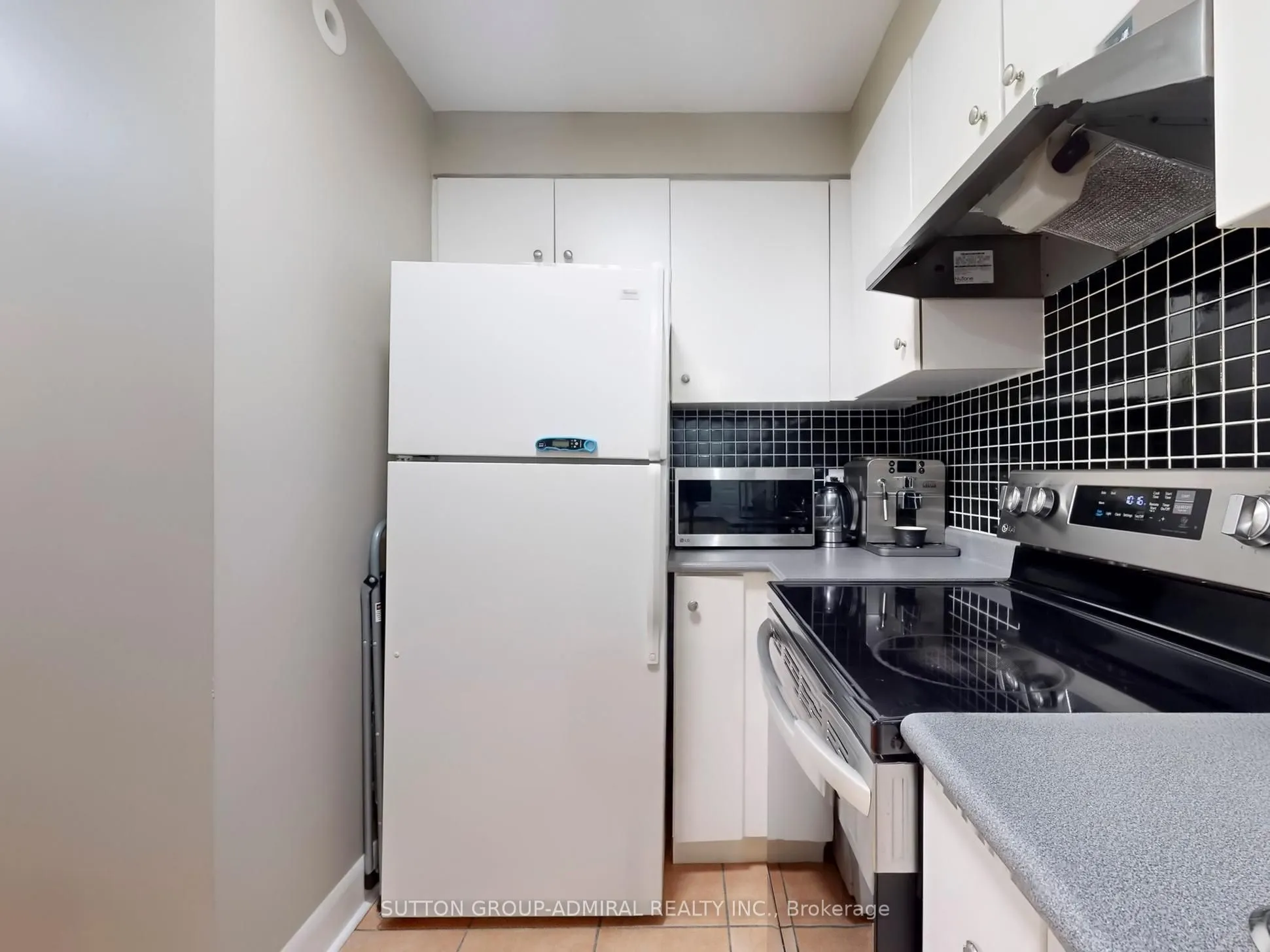 415 Jarvis Street, #152
