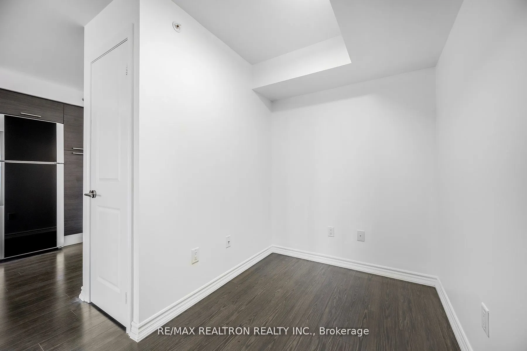 386 Yonge Street, #2105