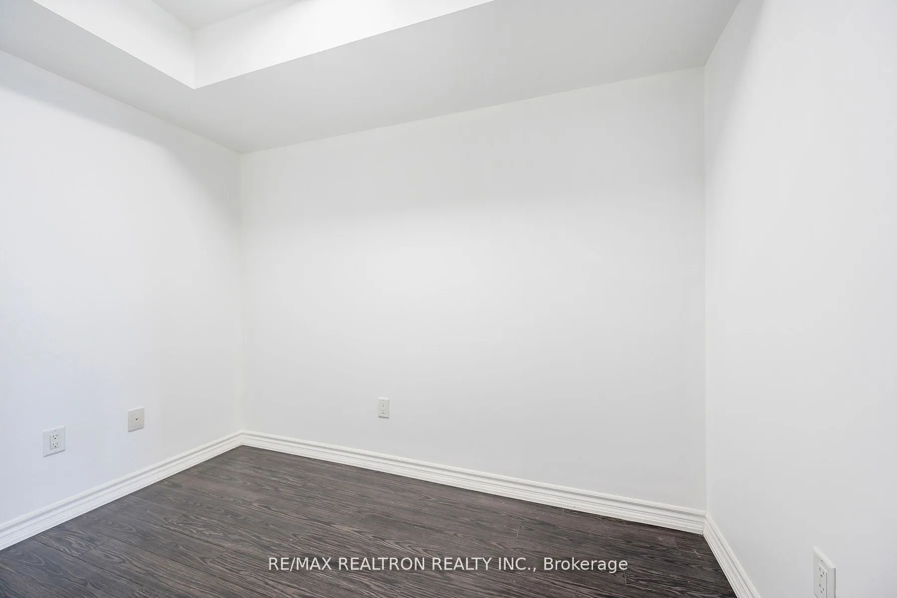 386 Yonge Street, #2105