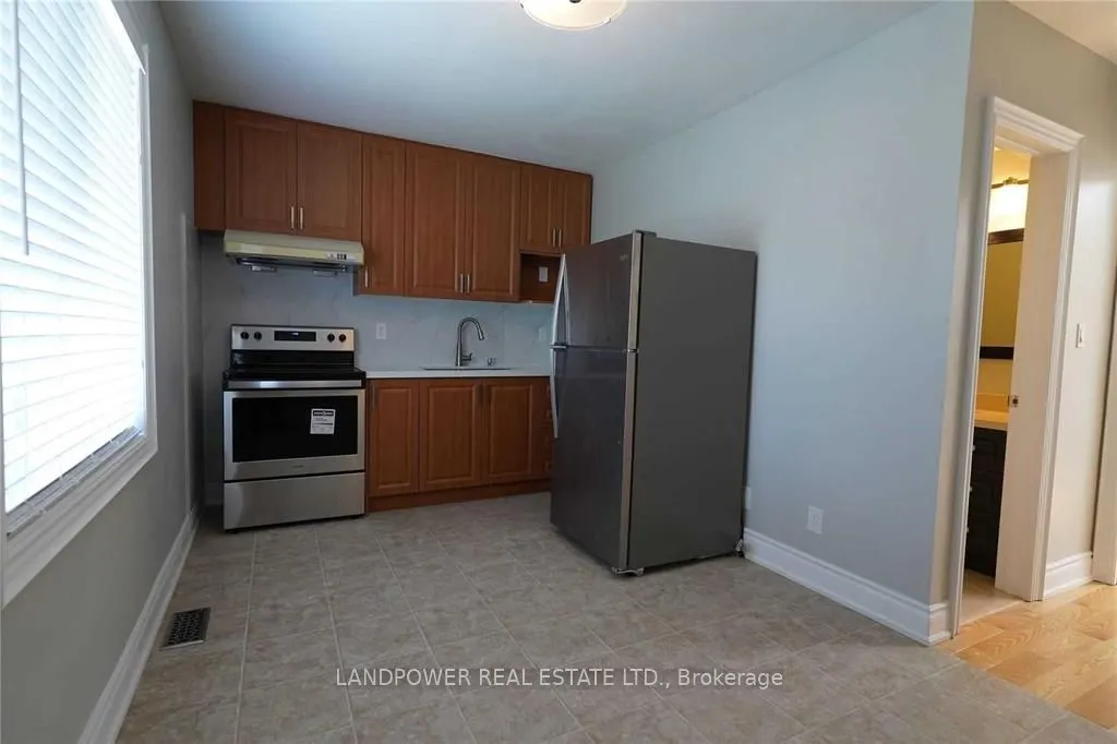 140 Manning Avenue, #Upper
