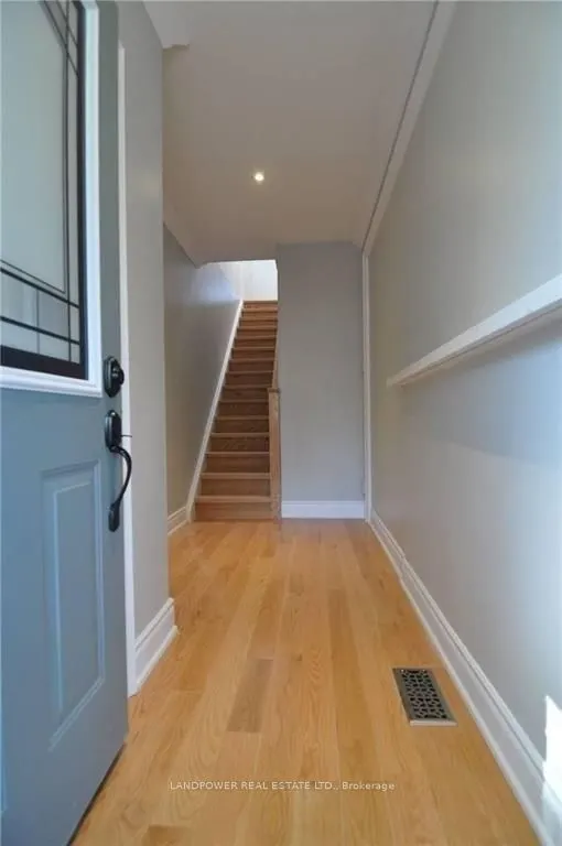 140 Manning Avenue, #Upper