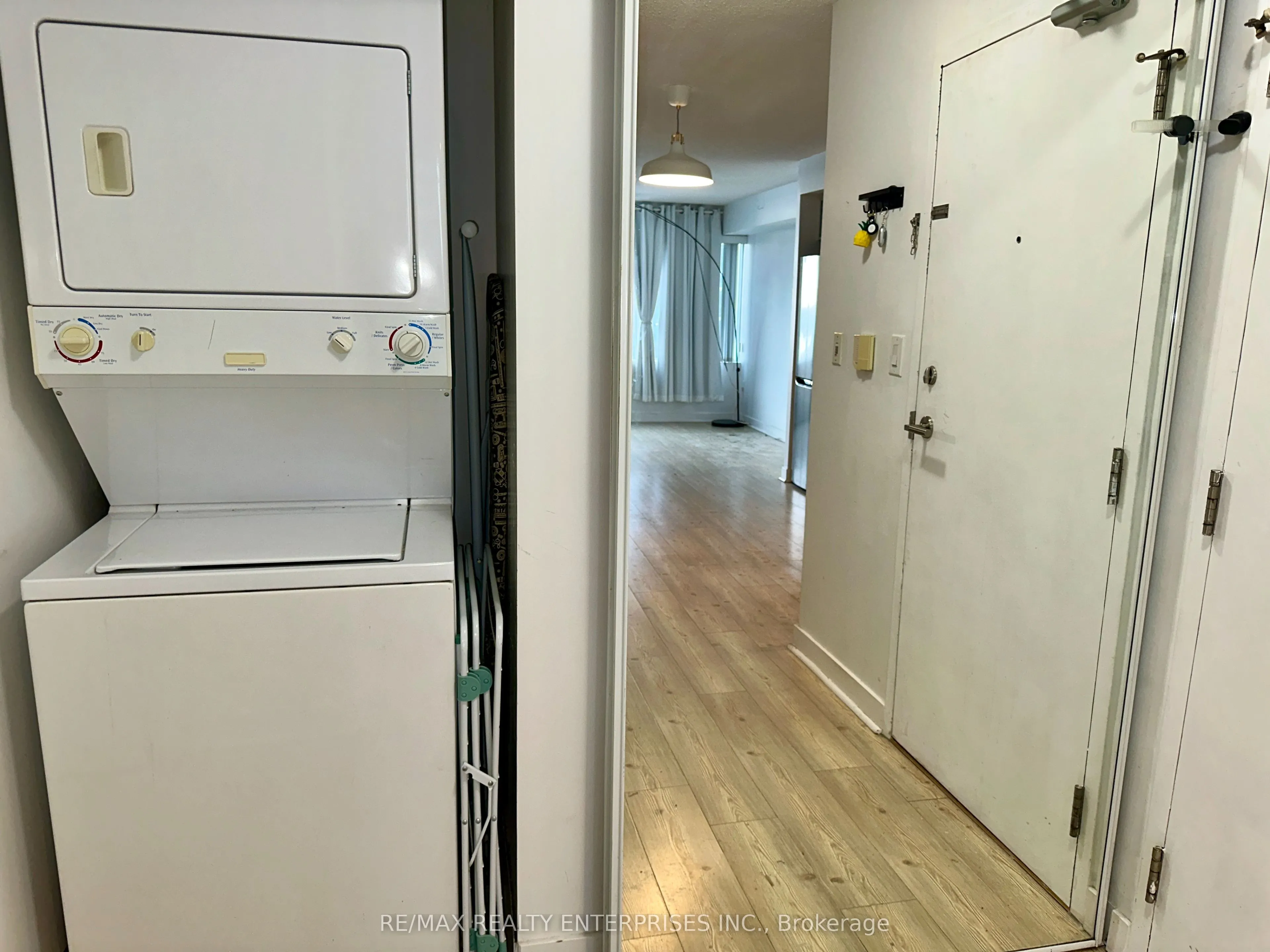 25 Telegram Mews #2507