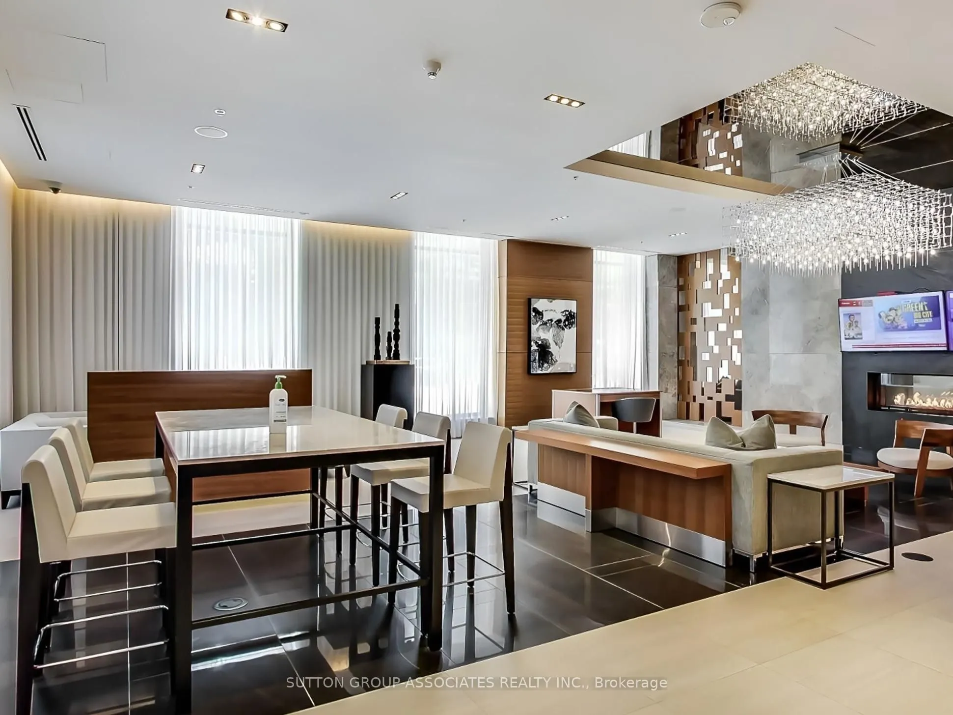 88 Scott Street, #3904