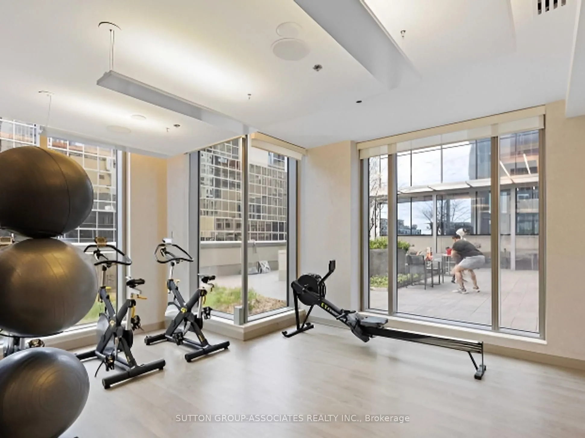 88 Scott Street, #3904
