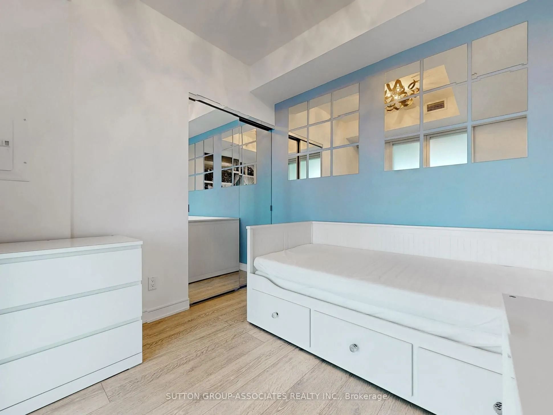 88 Scott Street, #3904
