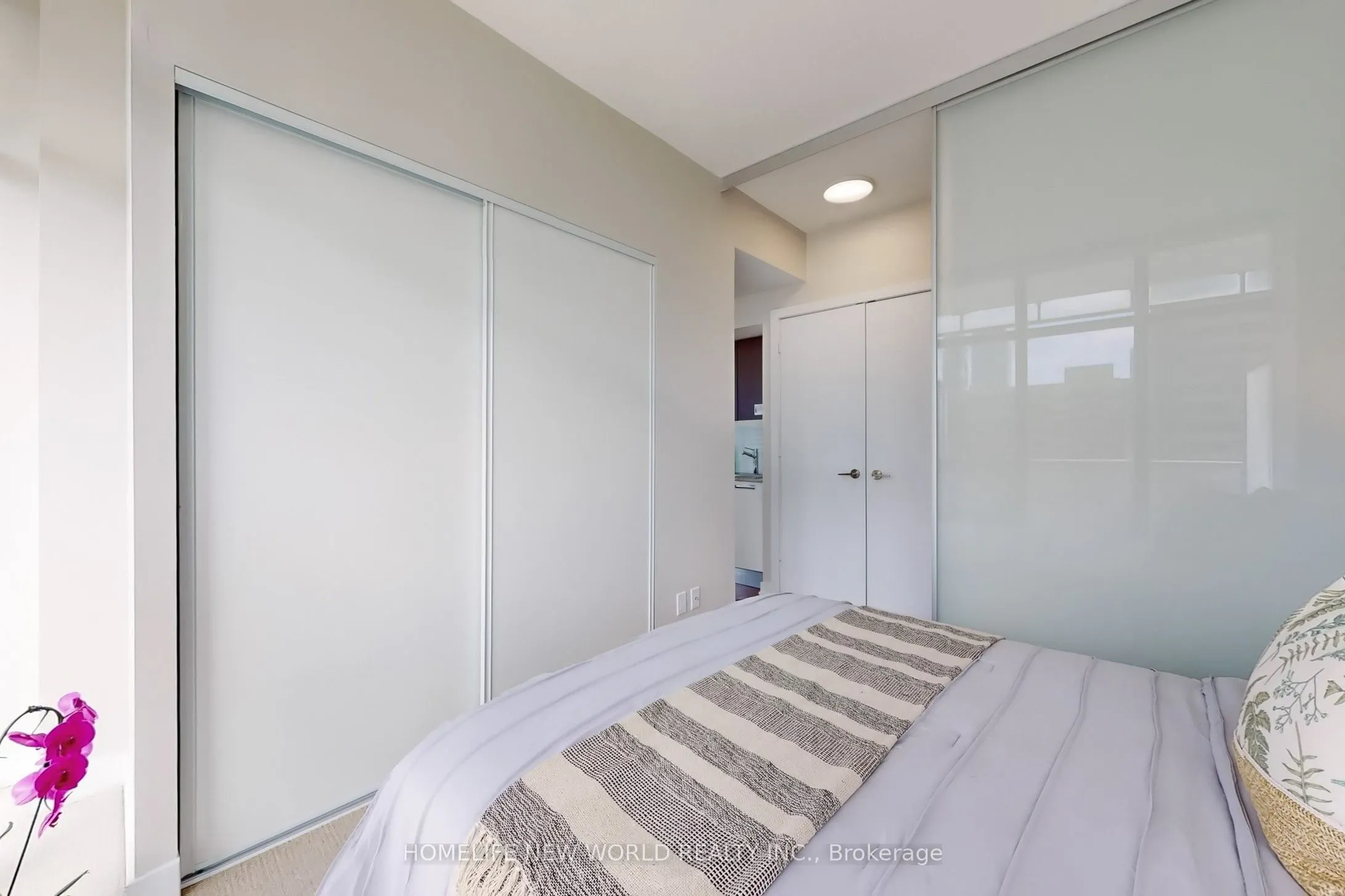 33 Charles Street E #1405
