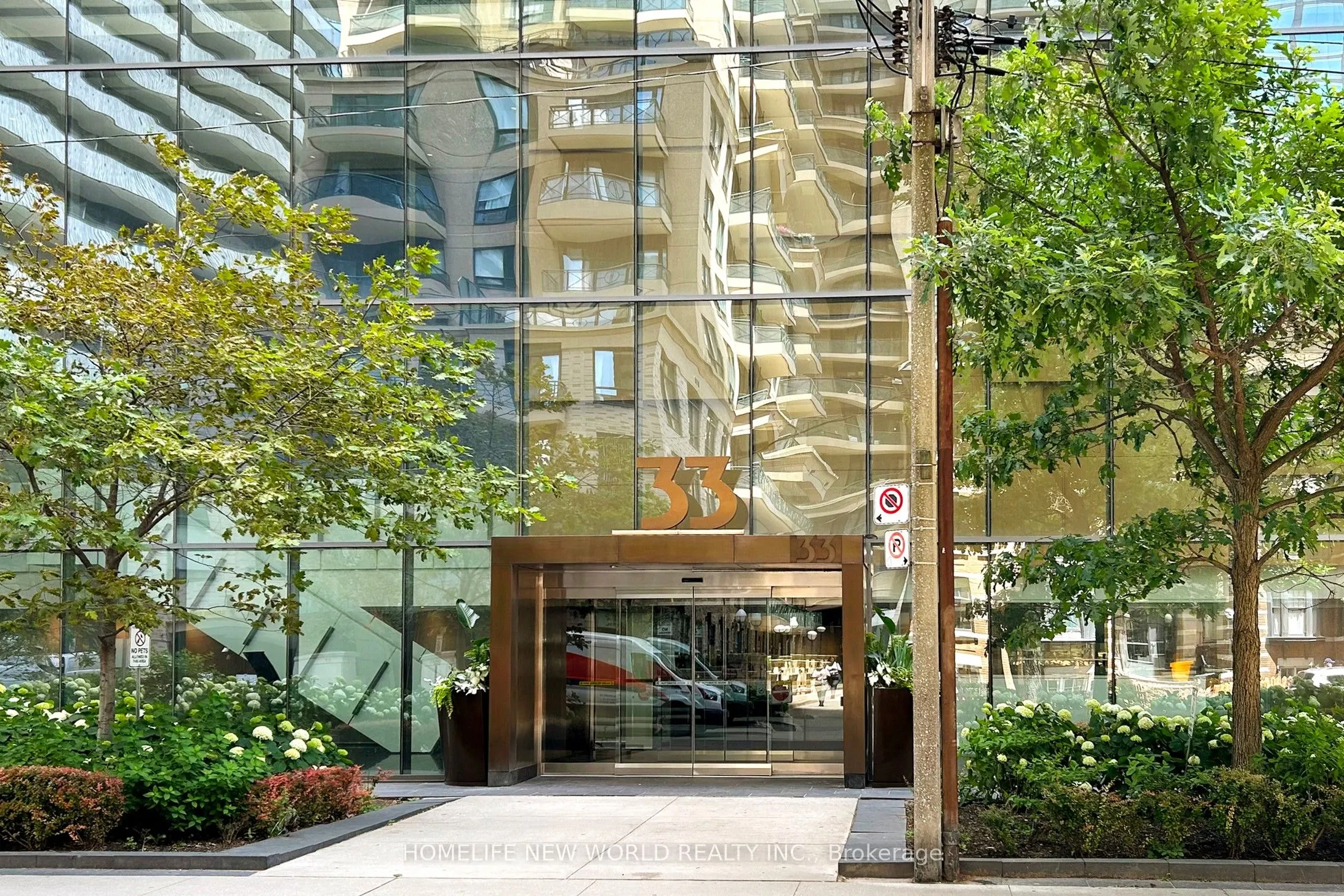 33 Charles Street E #1405