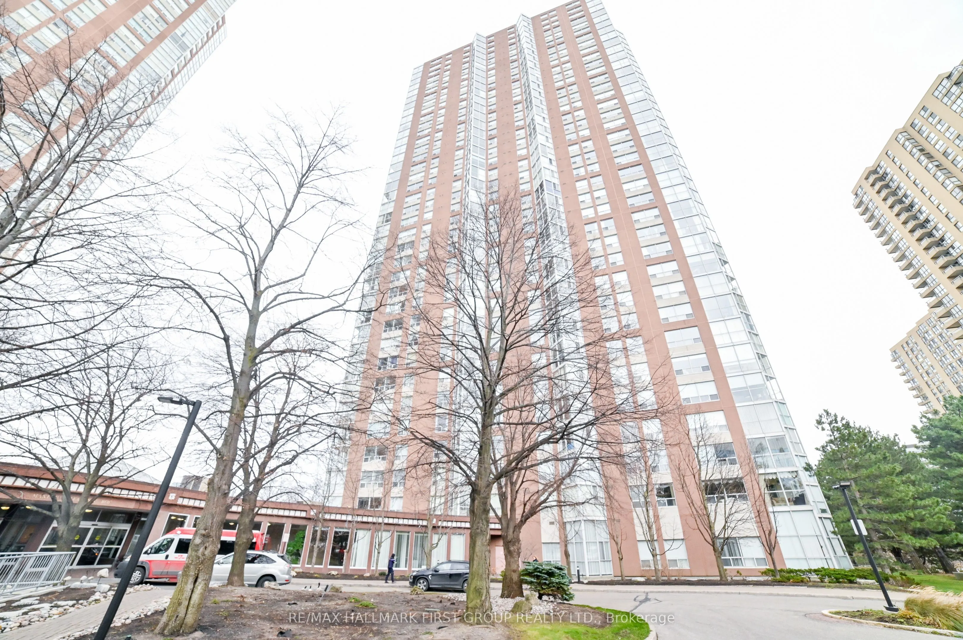 5 Concorde Place, #807