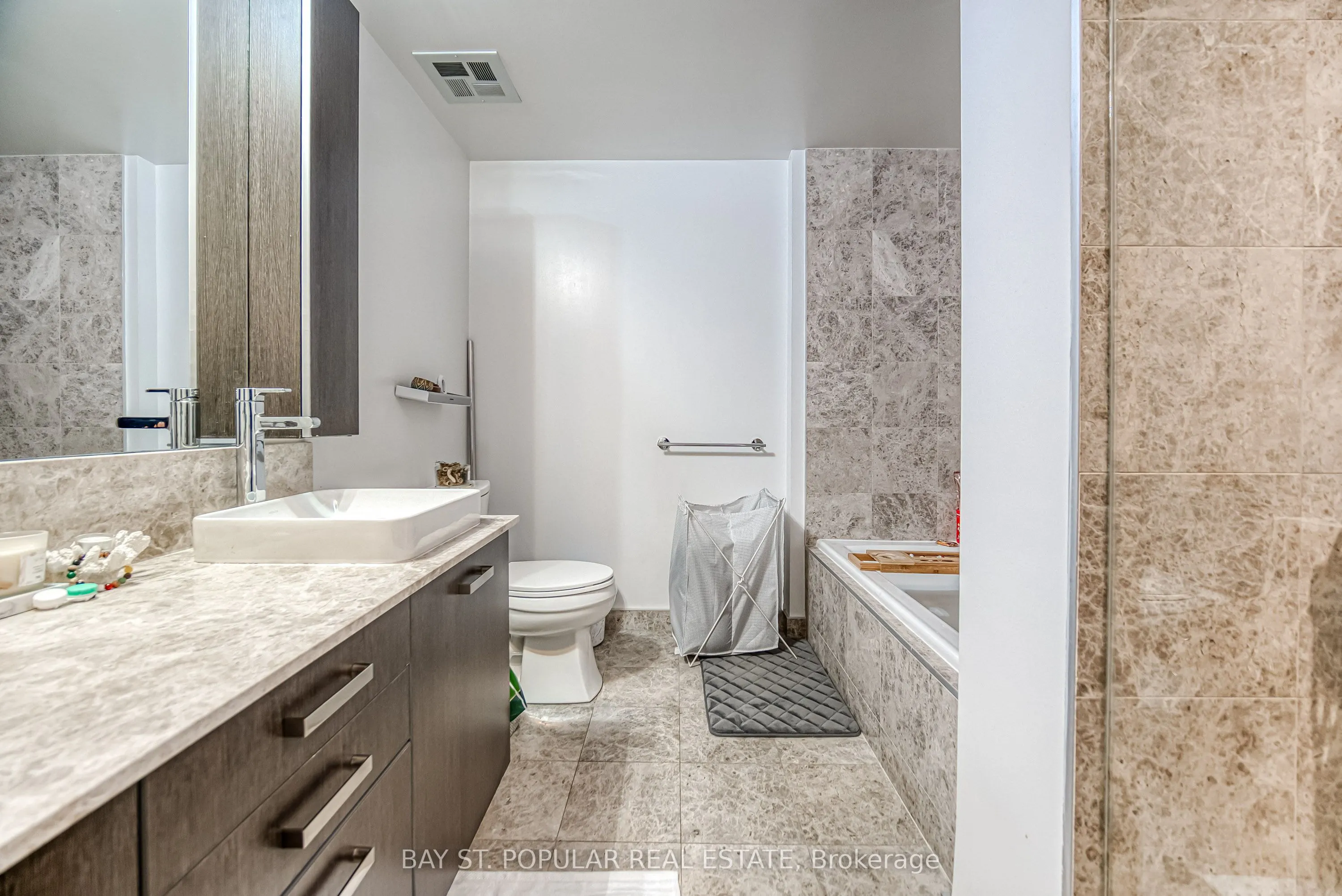 3018 Yonge Street, #803