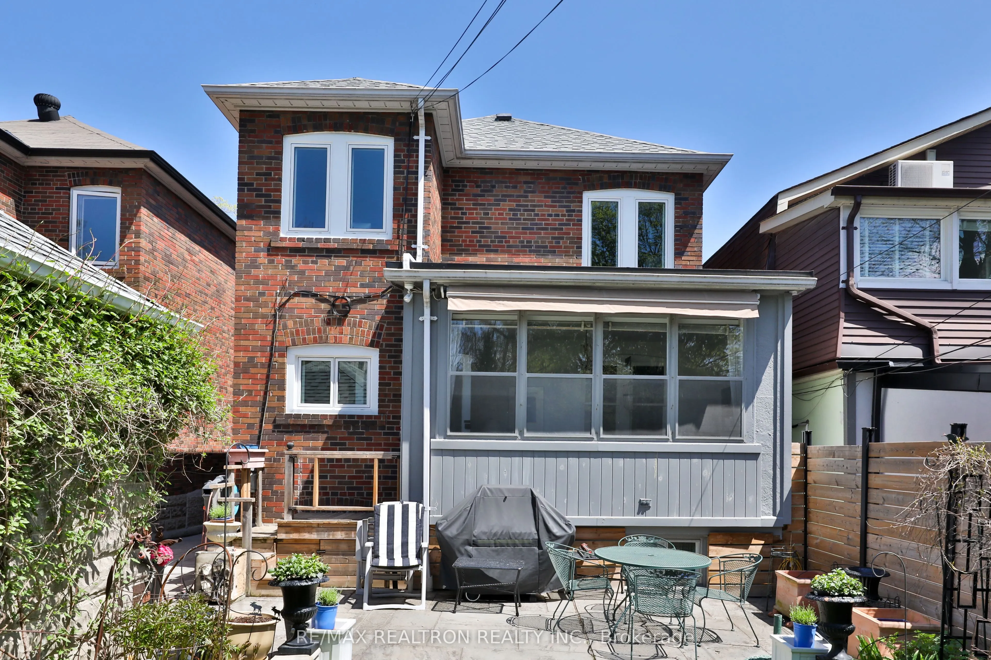 814 Duplex Avenue