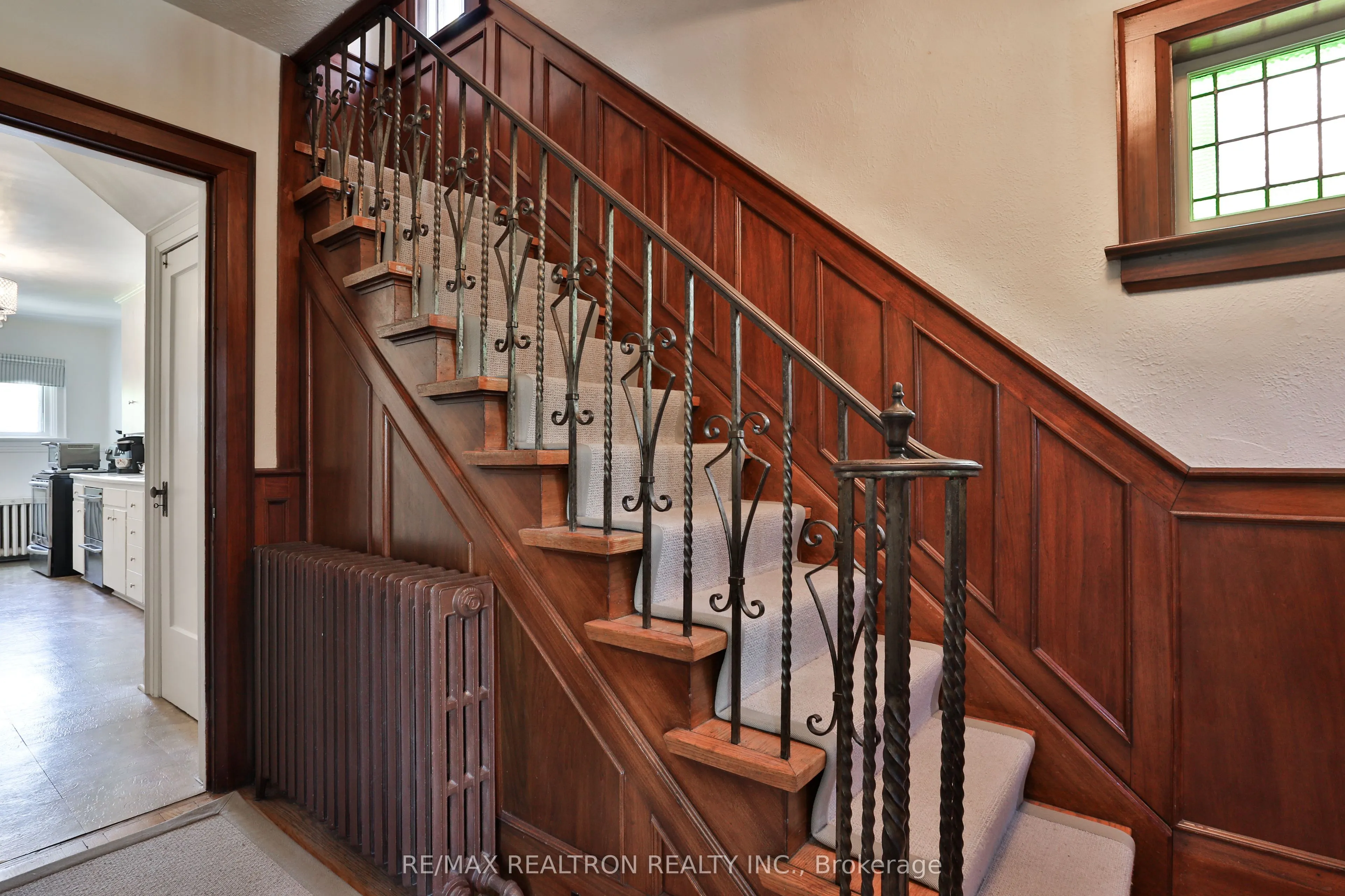 814 Duplex Avenue