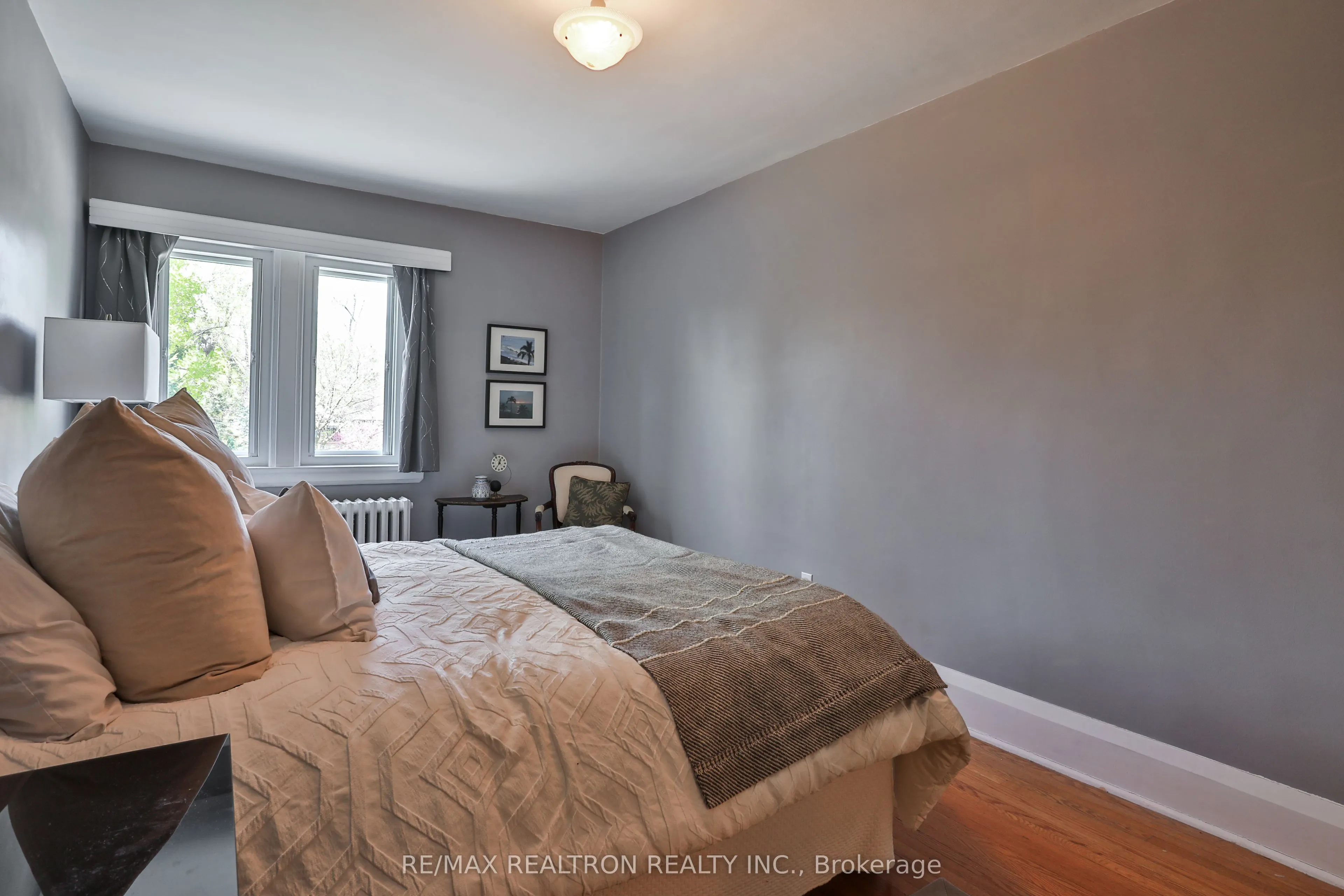 814 Duplex Avenue