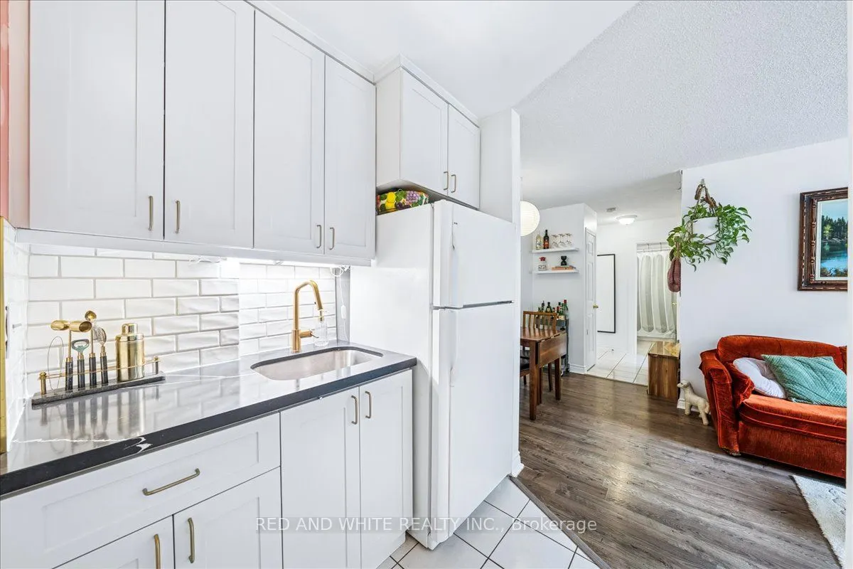 114 Vaughan Road, #103