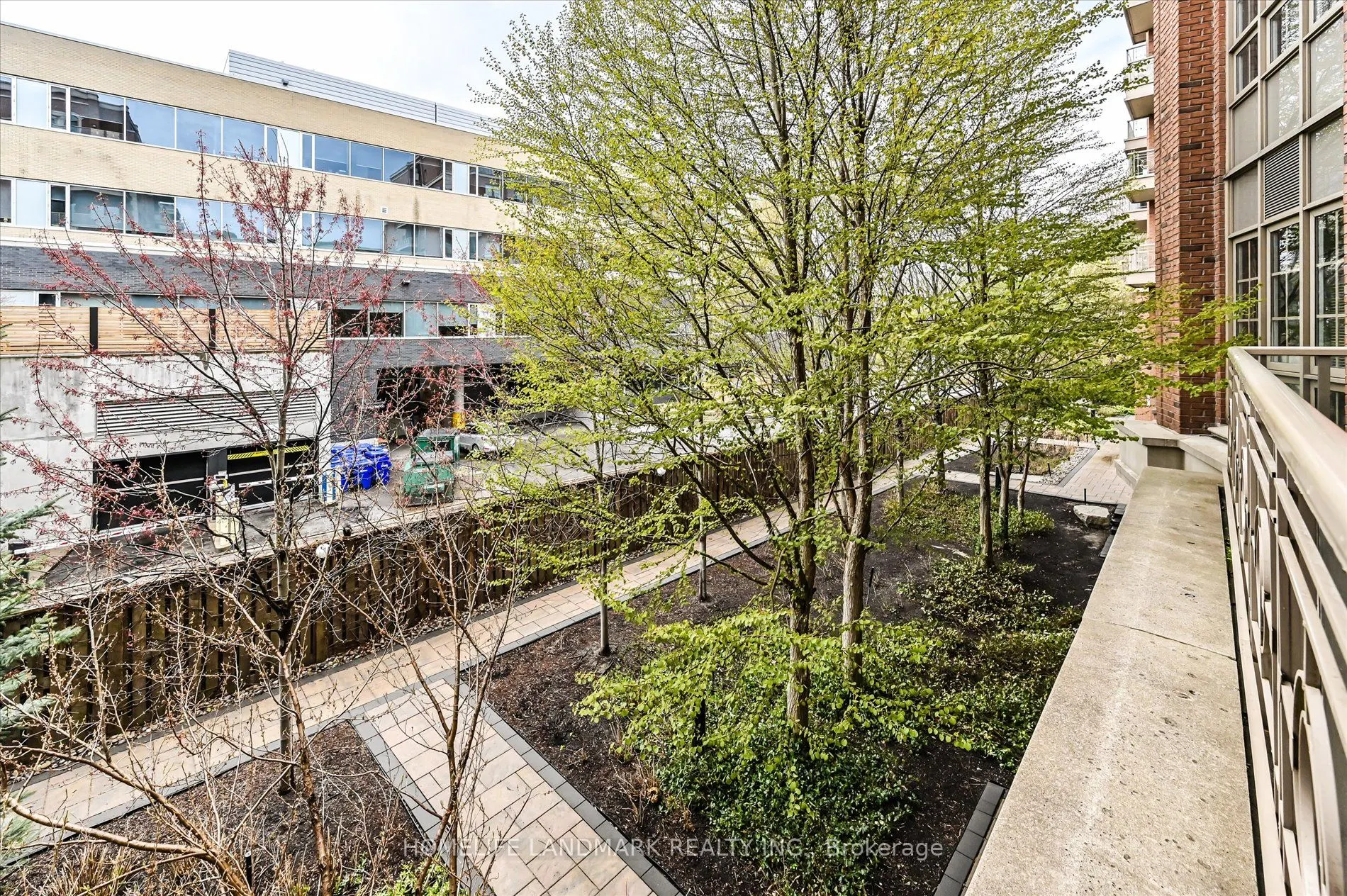 20 Burkebrook Place, #221