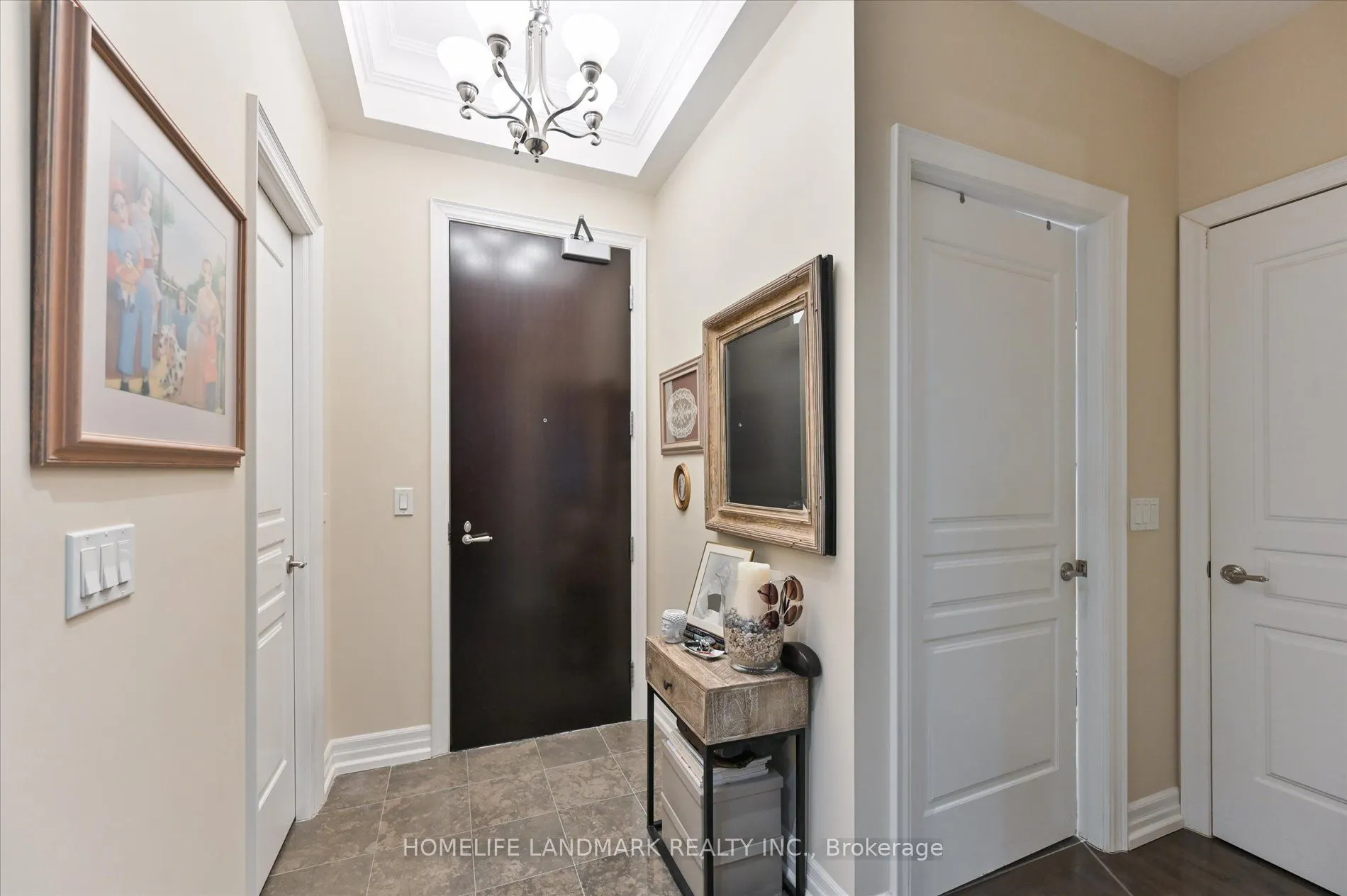 20 Burkebrook Place, #221