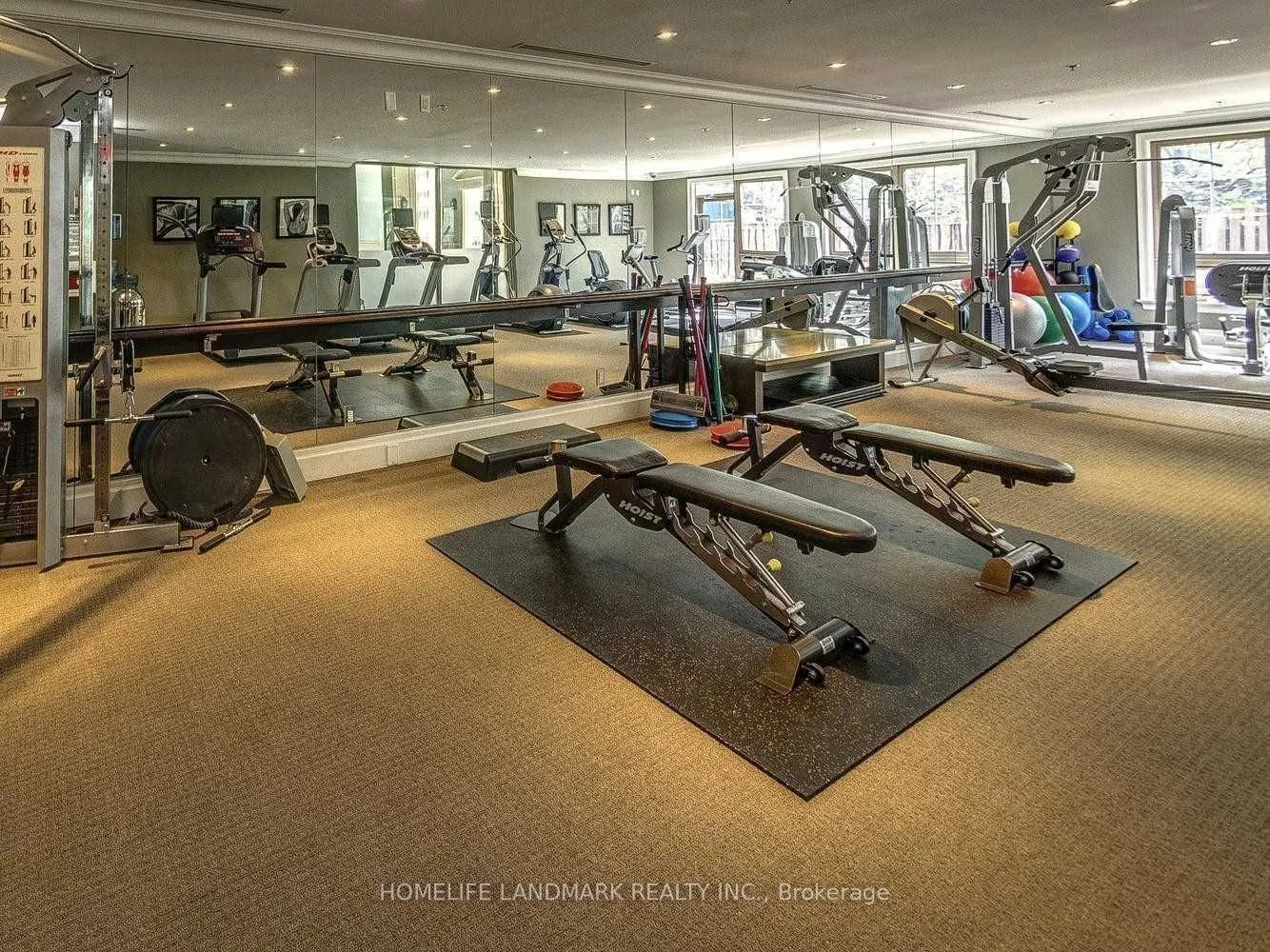 20 Burkebrook Place, #221