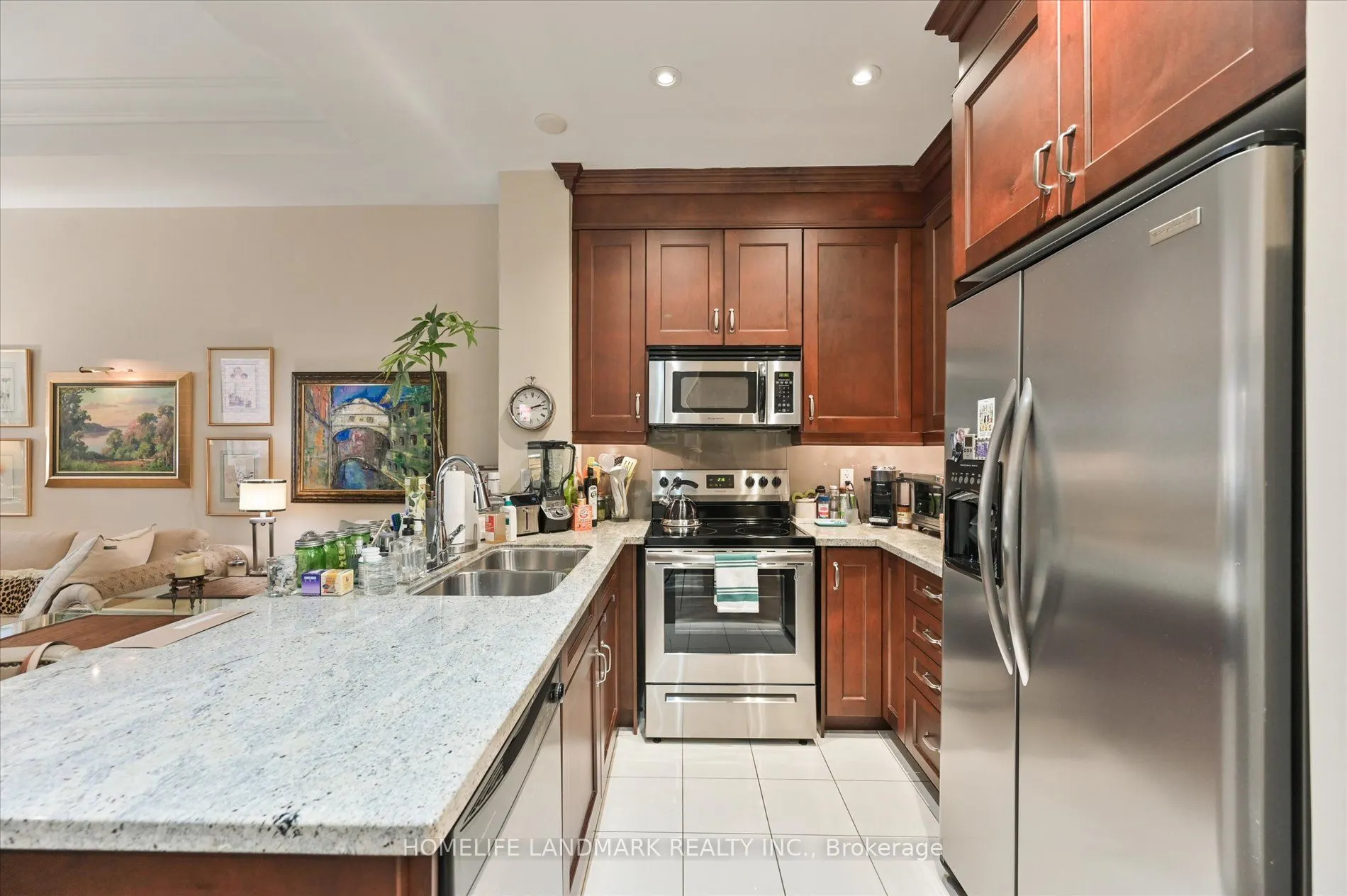 20 Burkebrook Place, #221