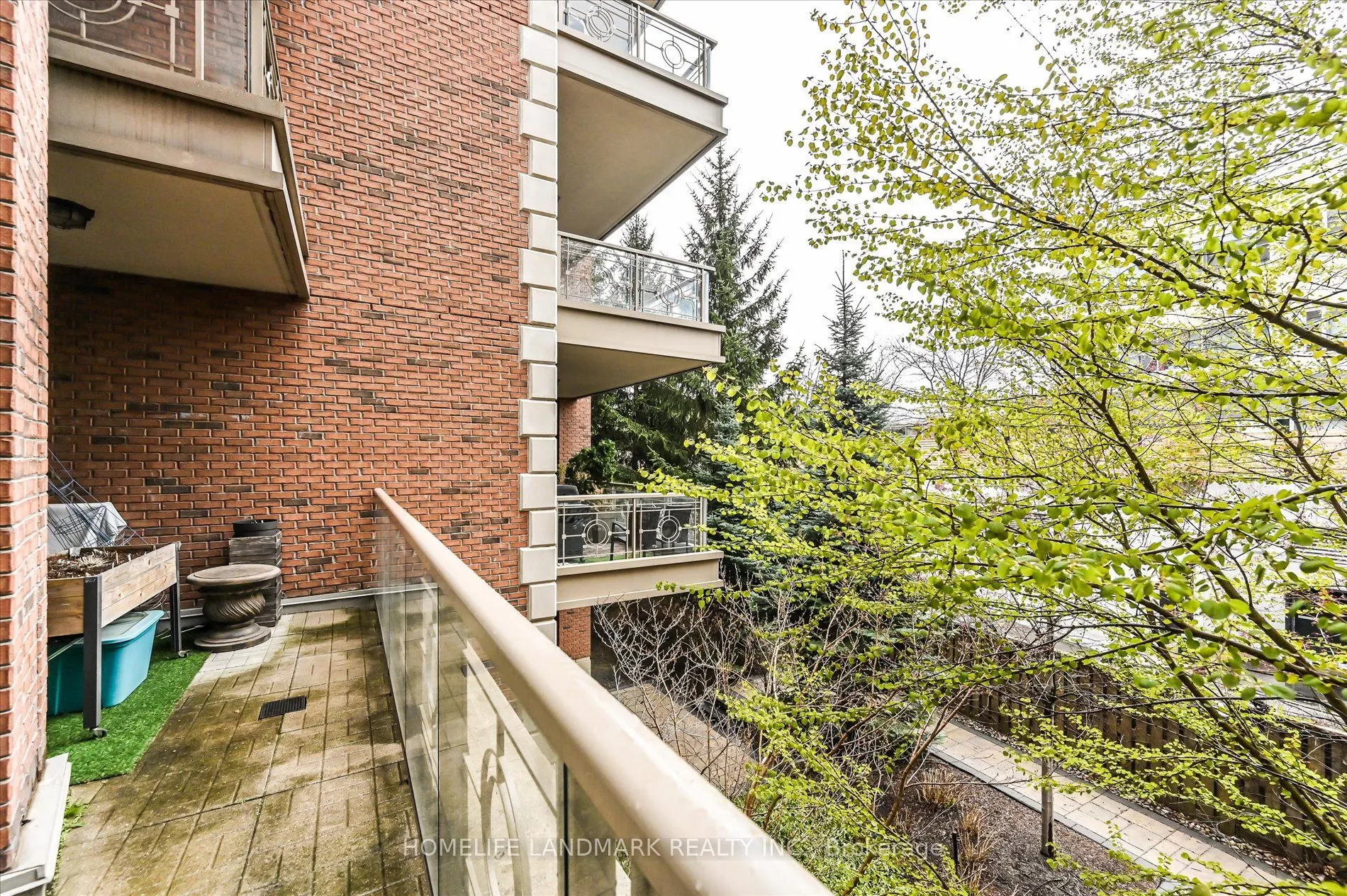 20 Burkebrook Place, #221