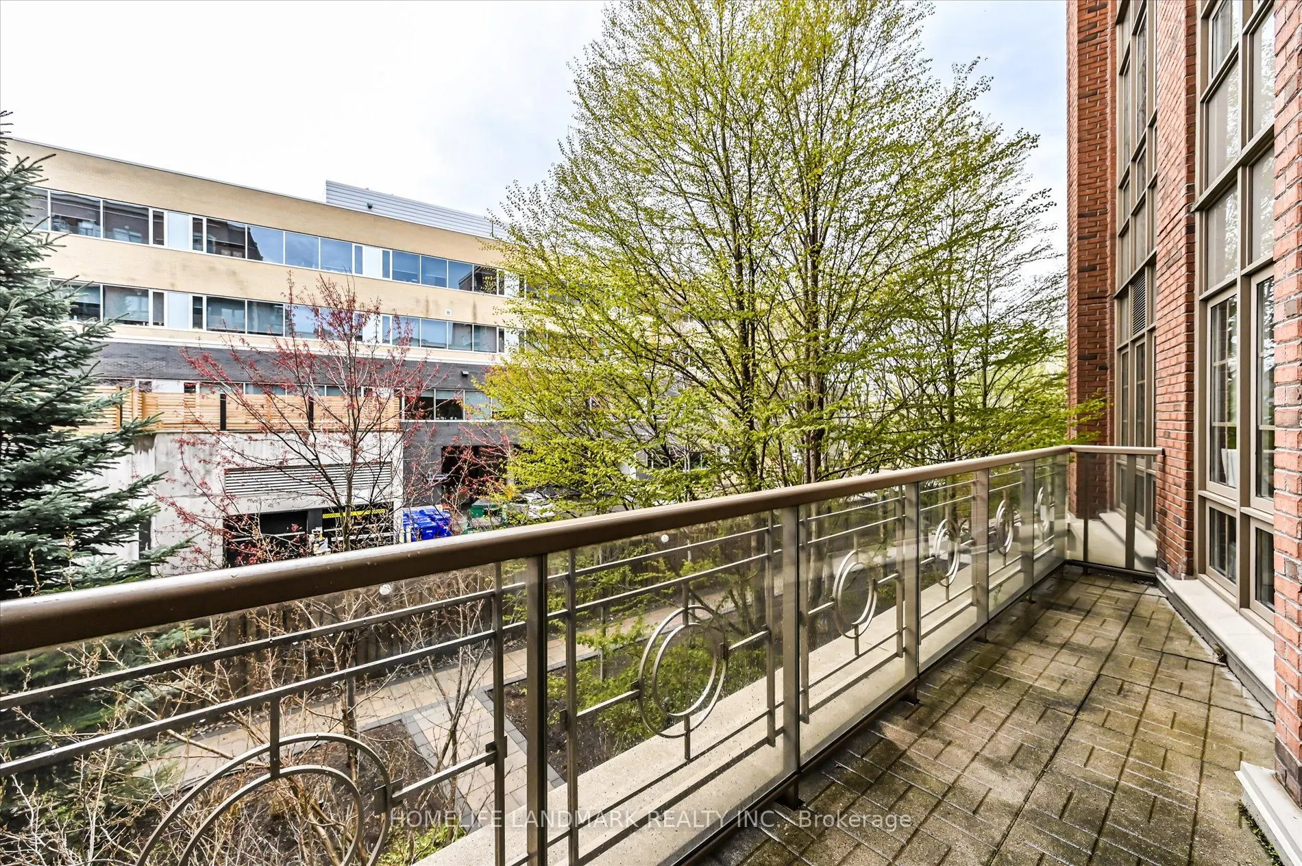 20 Burkebrook Place, #221