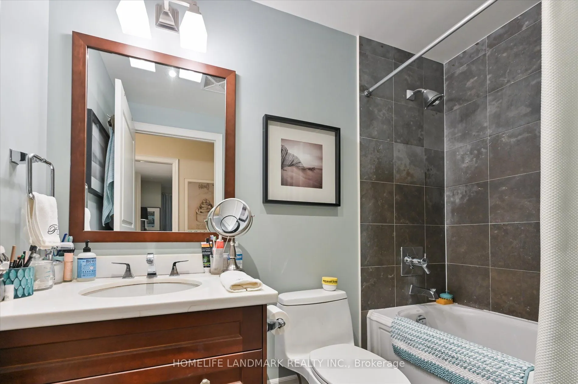 20 Burkebrook Place, #221