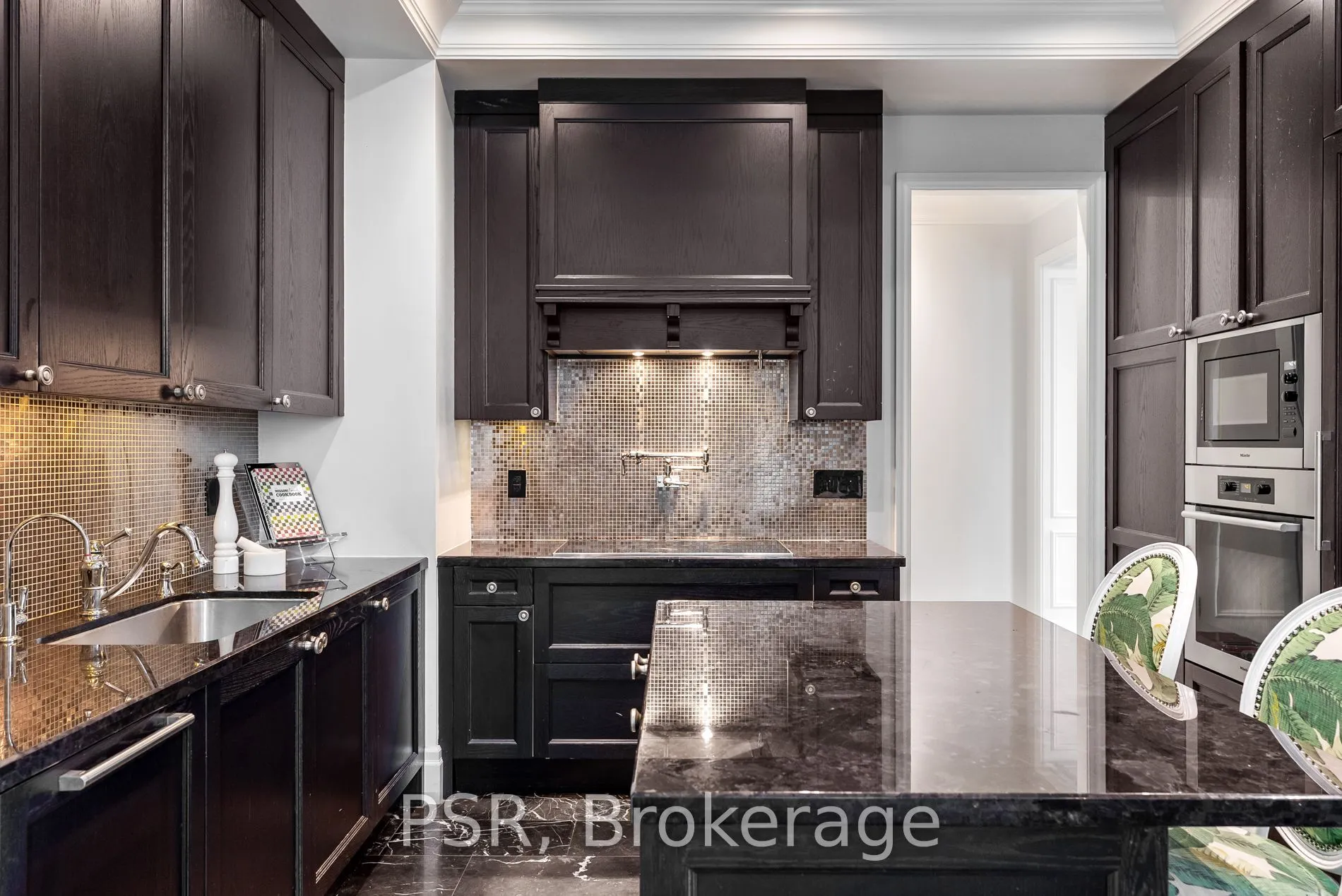 311 Bay Street, #3901