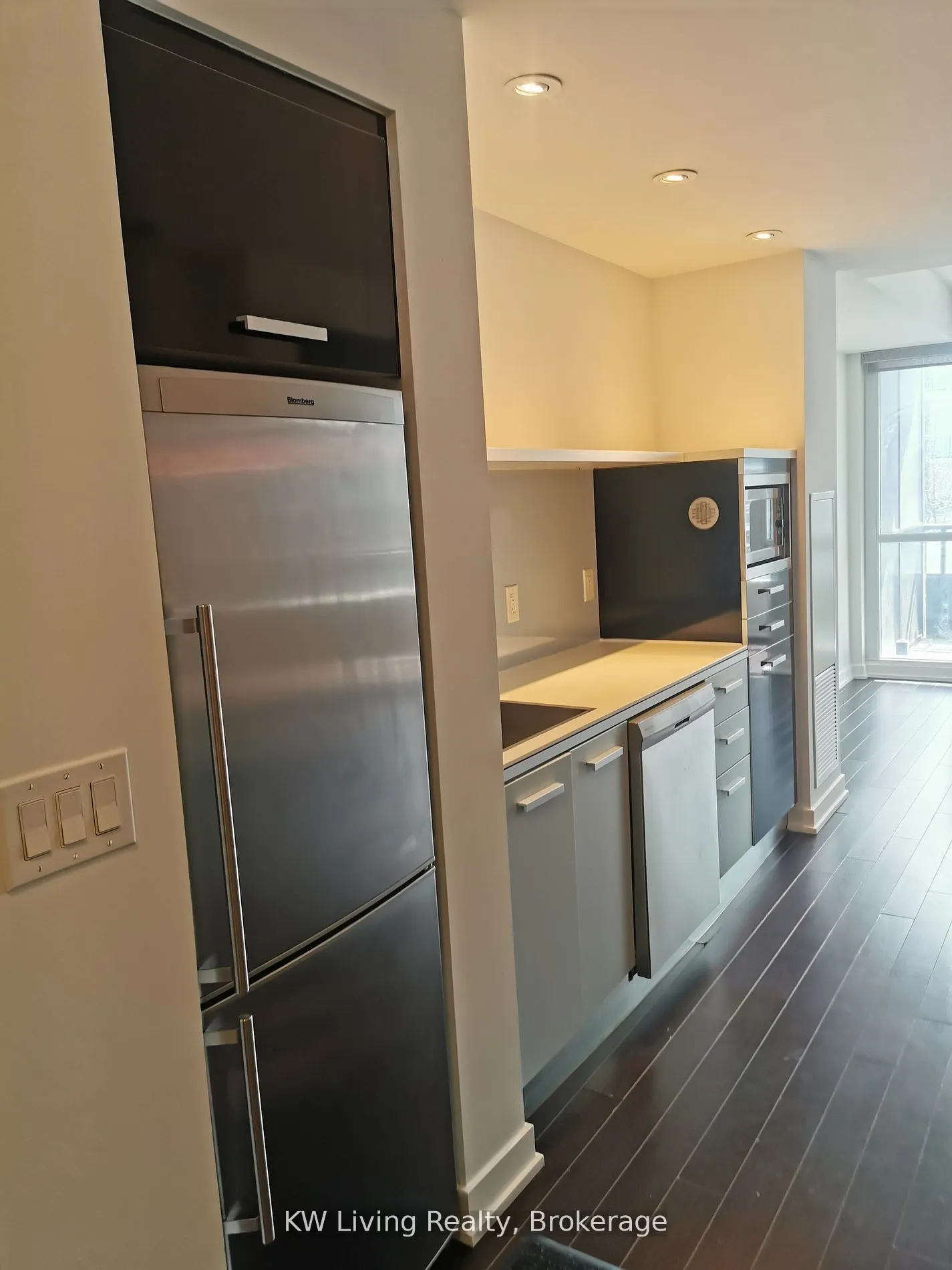 38 Dan Leckie Way, #517