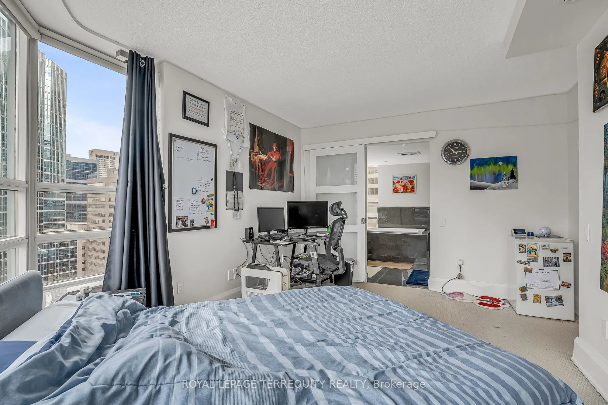 71 Simcoe Street, #2103
