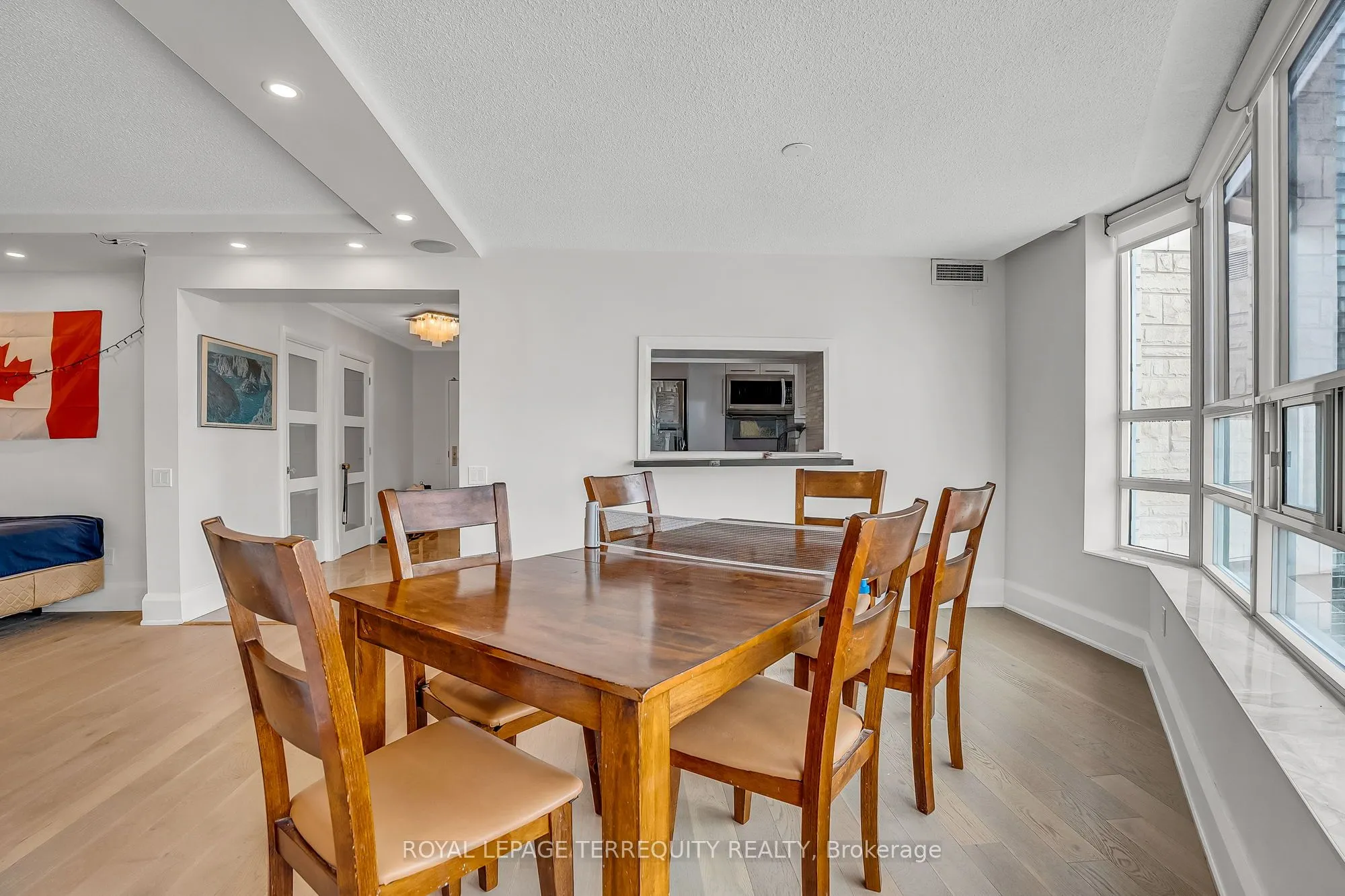 71 Simcoe Street, #2103