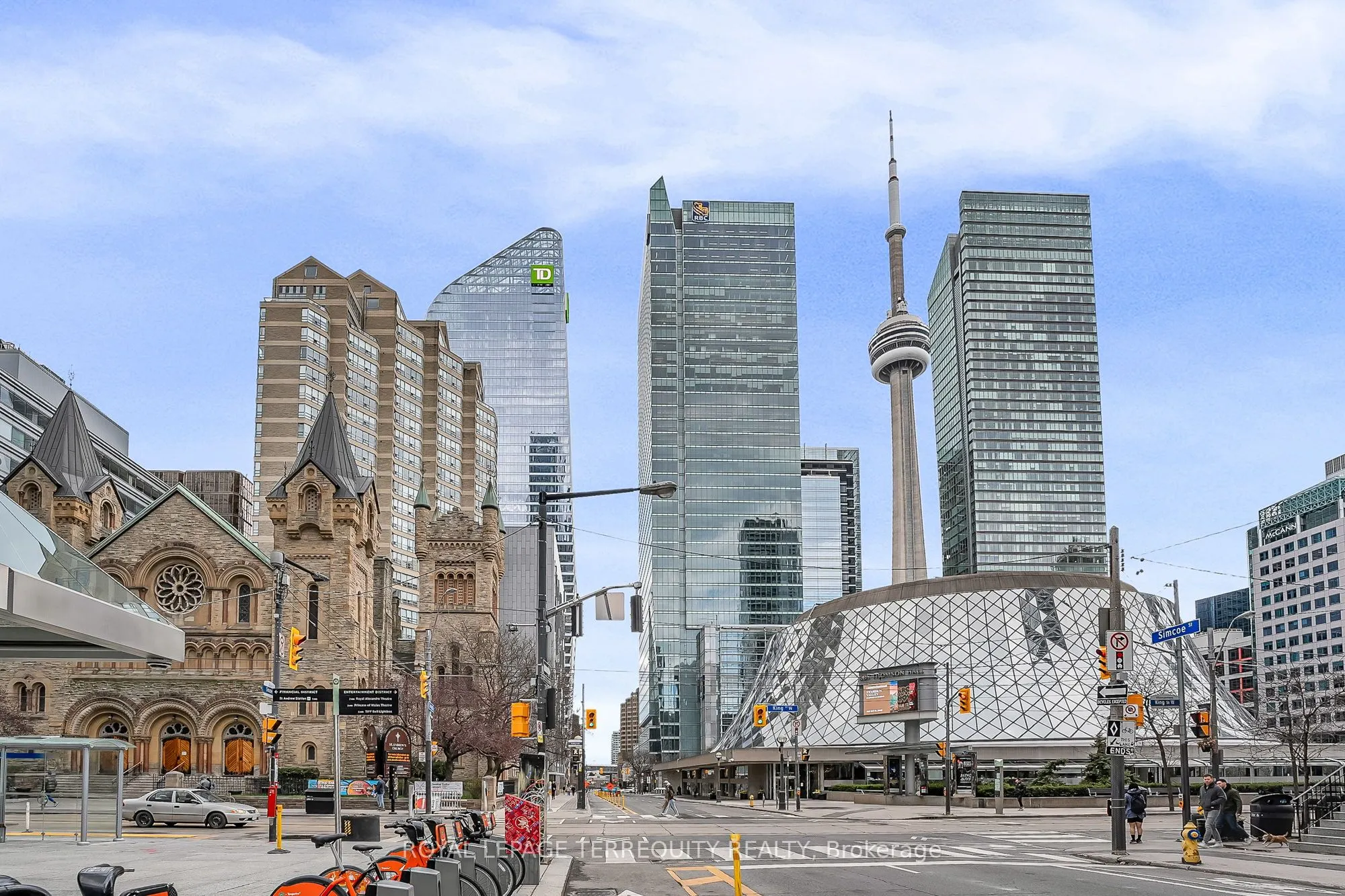 71 Simcoe Street, #2103