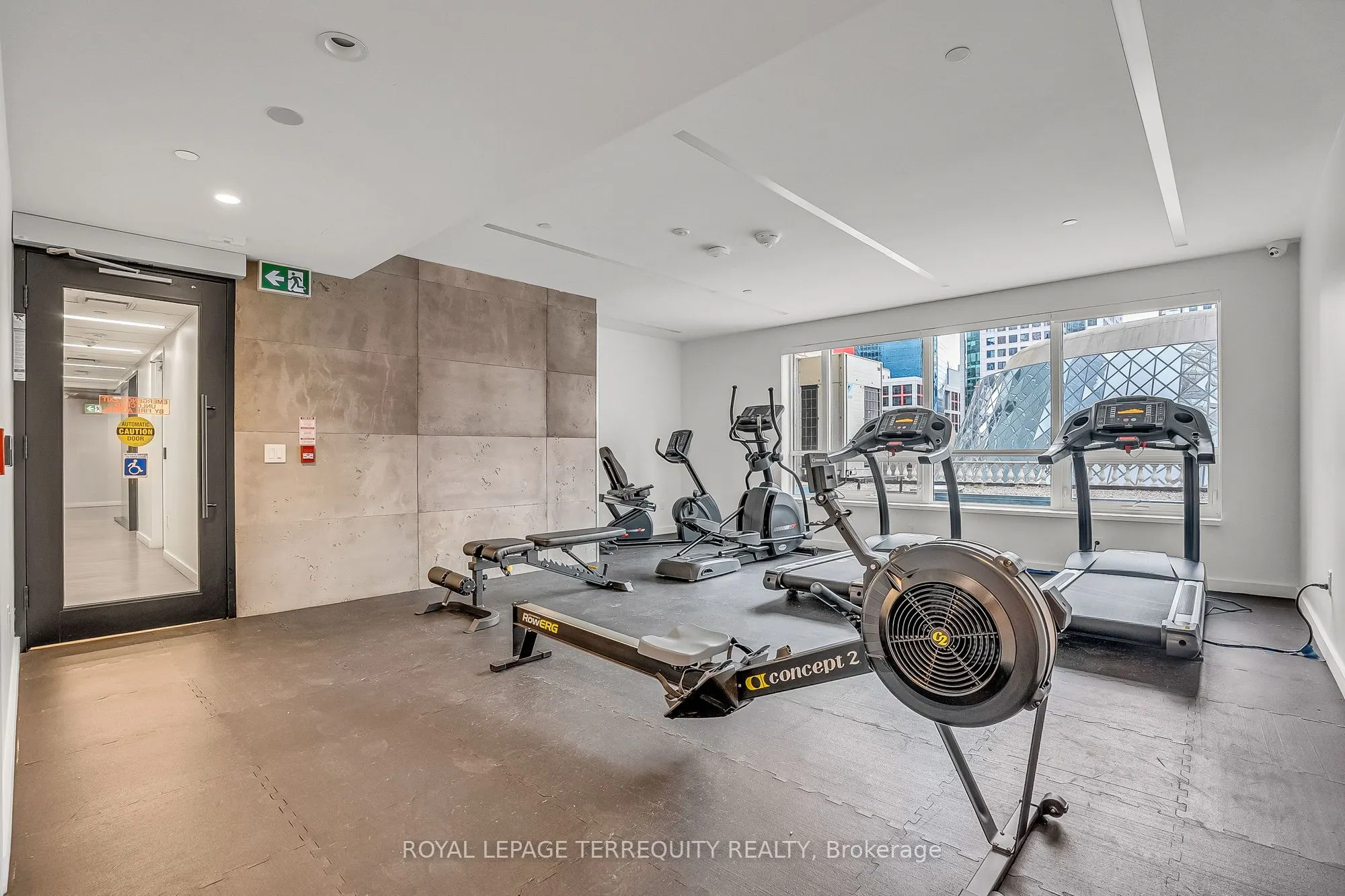 71 Simcoe Street, #2103