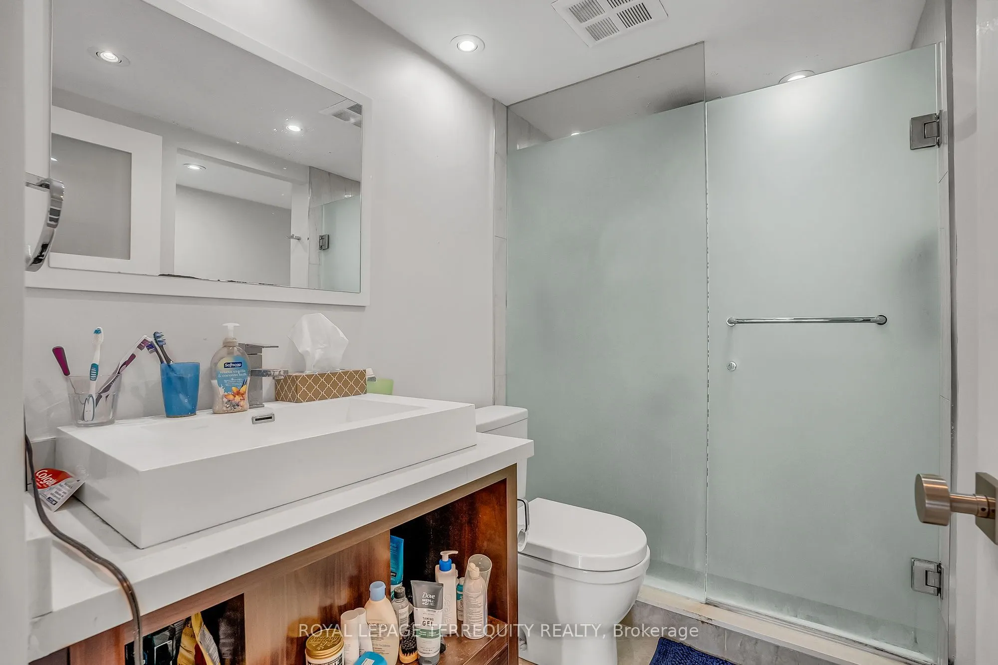 71 Simcoe Street, #2103