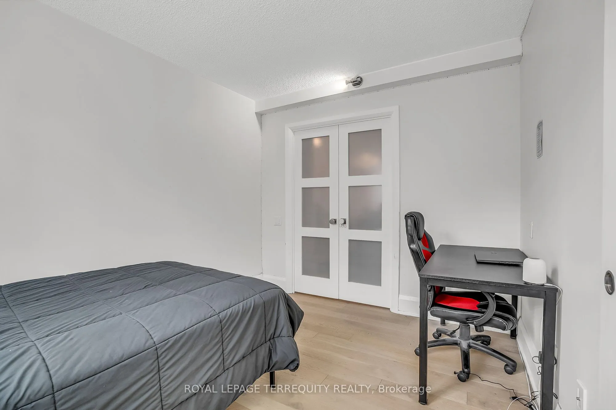 71 Simcoe Street, #2103