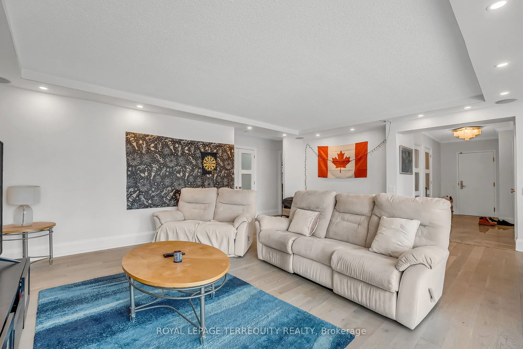 71 Simcoe Street, #2103