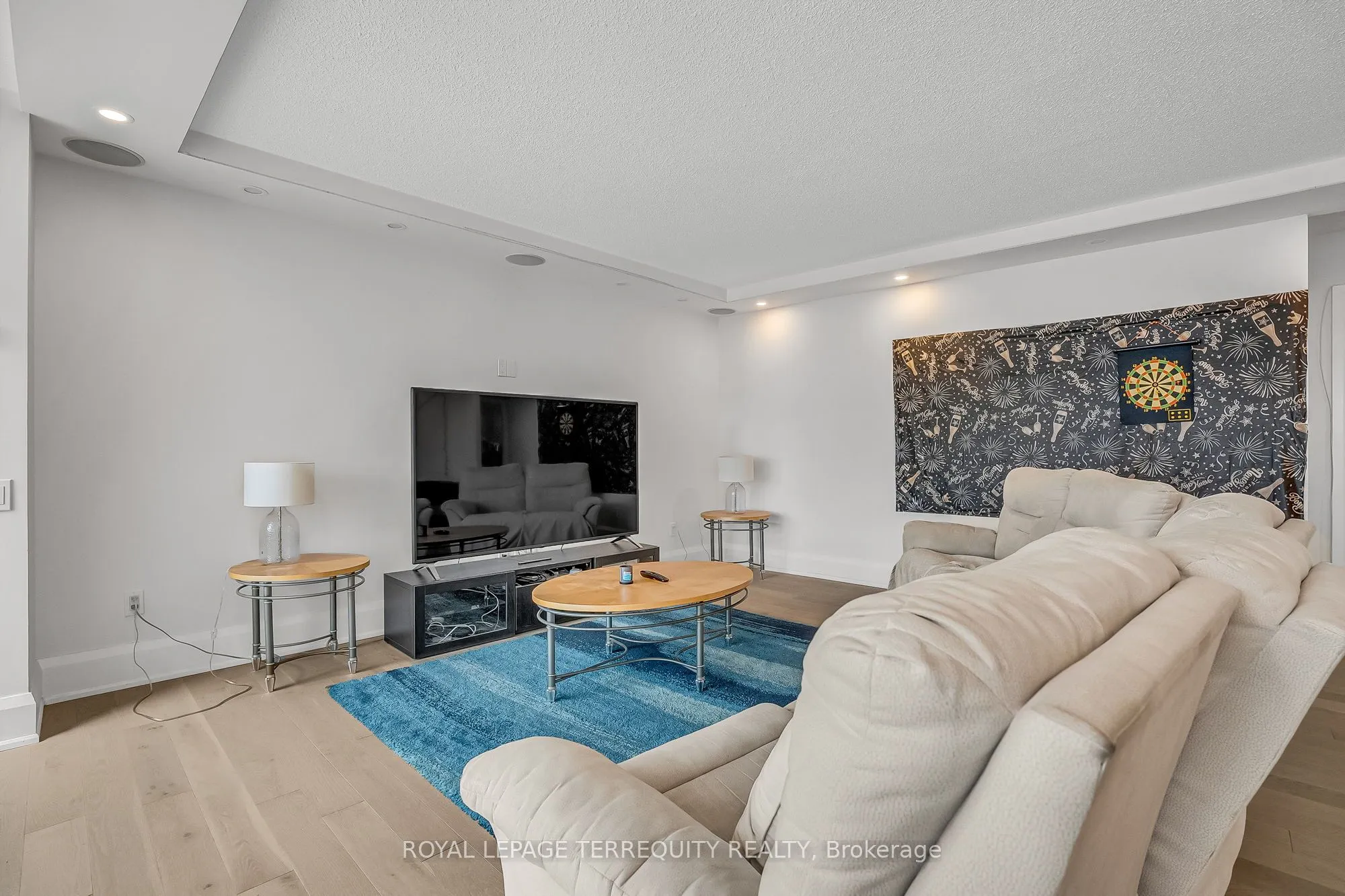 71 Simcoe Street, #2103