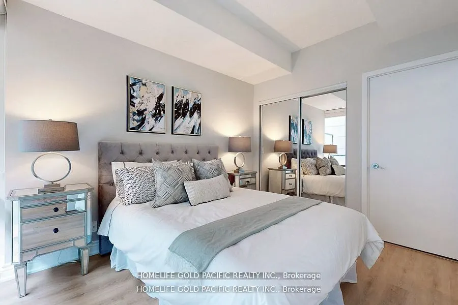 832 Bay Street, #1202