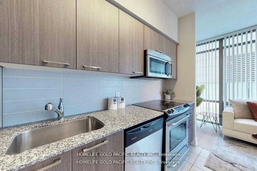 832 Bay Street, #1202
