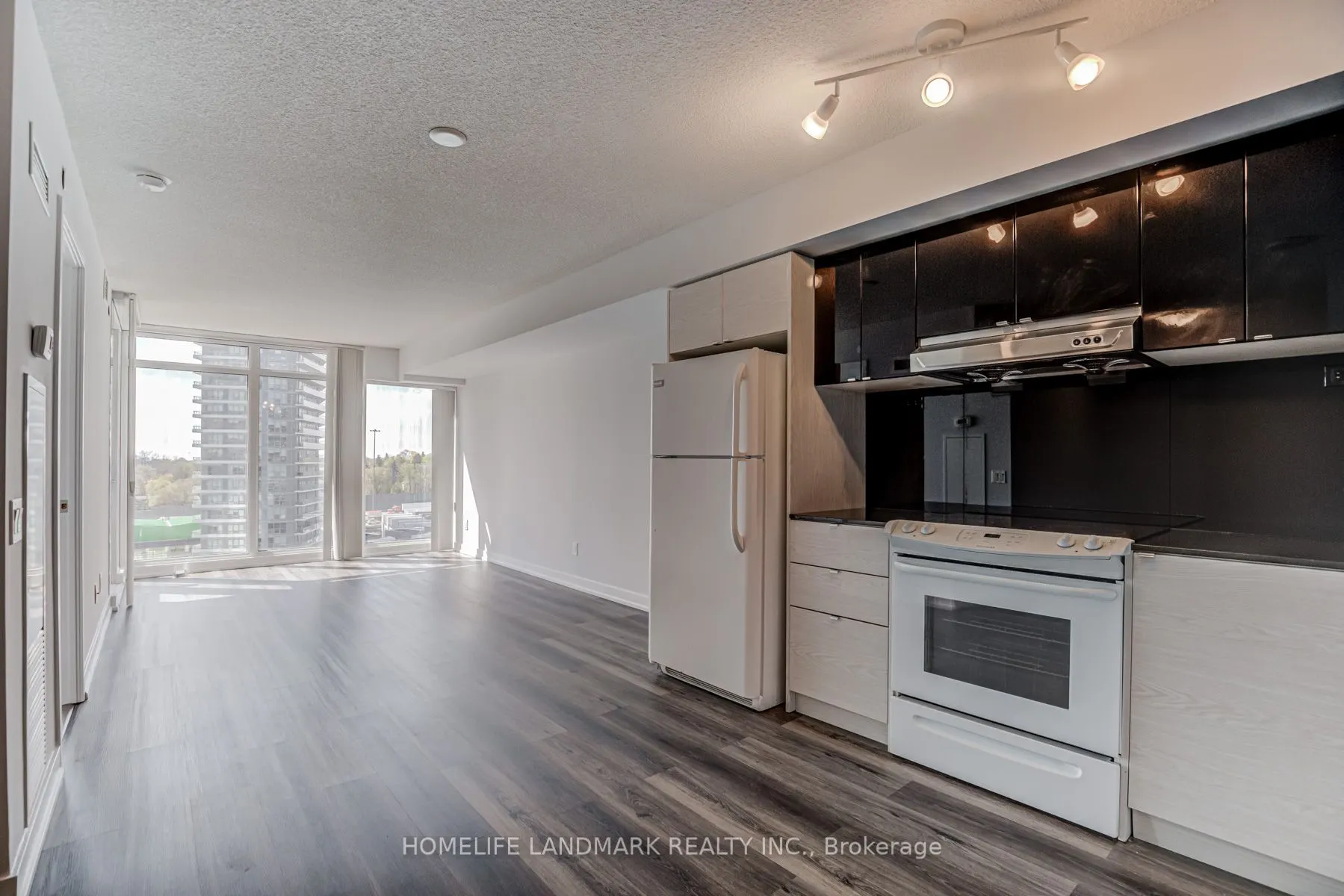 72 Esther Shiner Boulevard, #1003